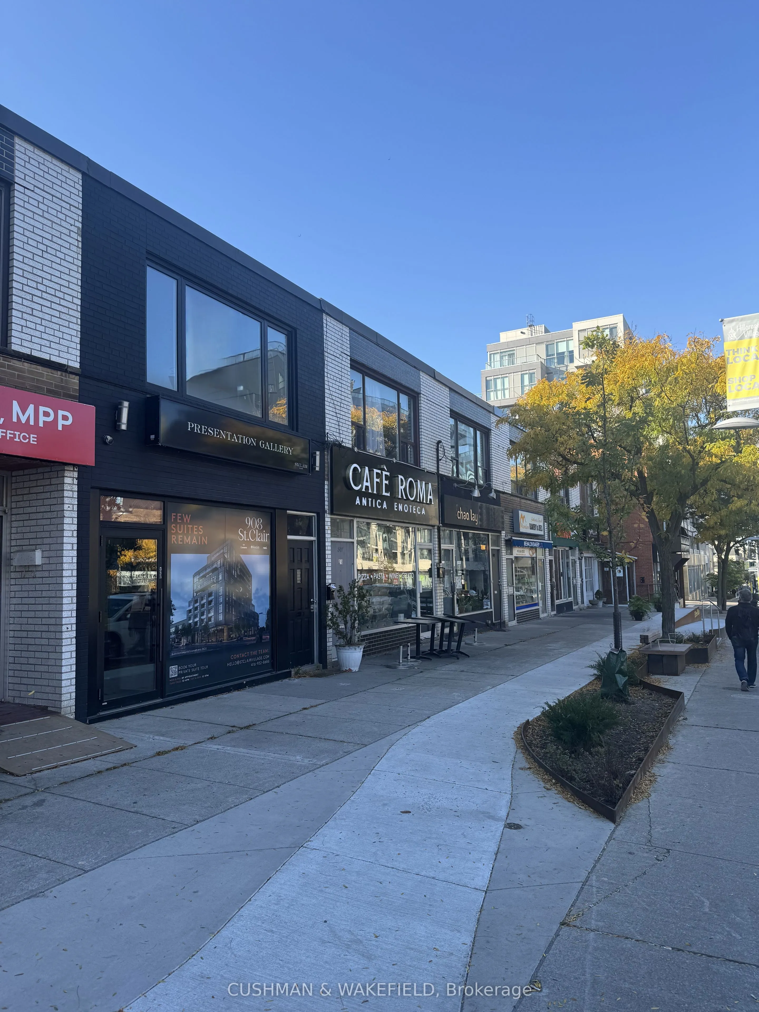 805 St Clair Avenue W