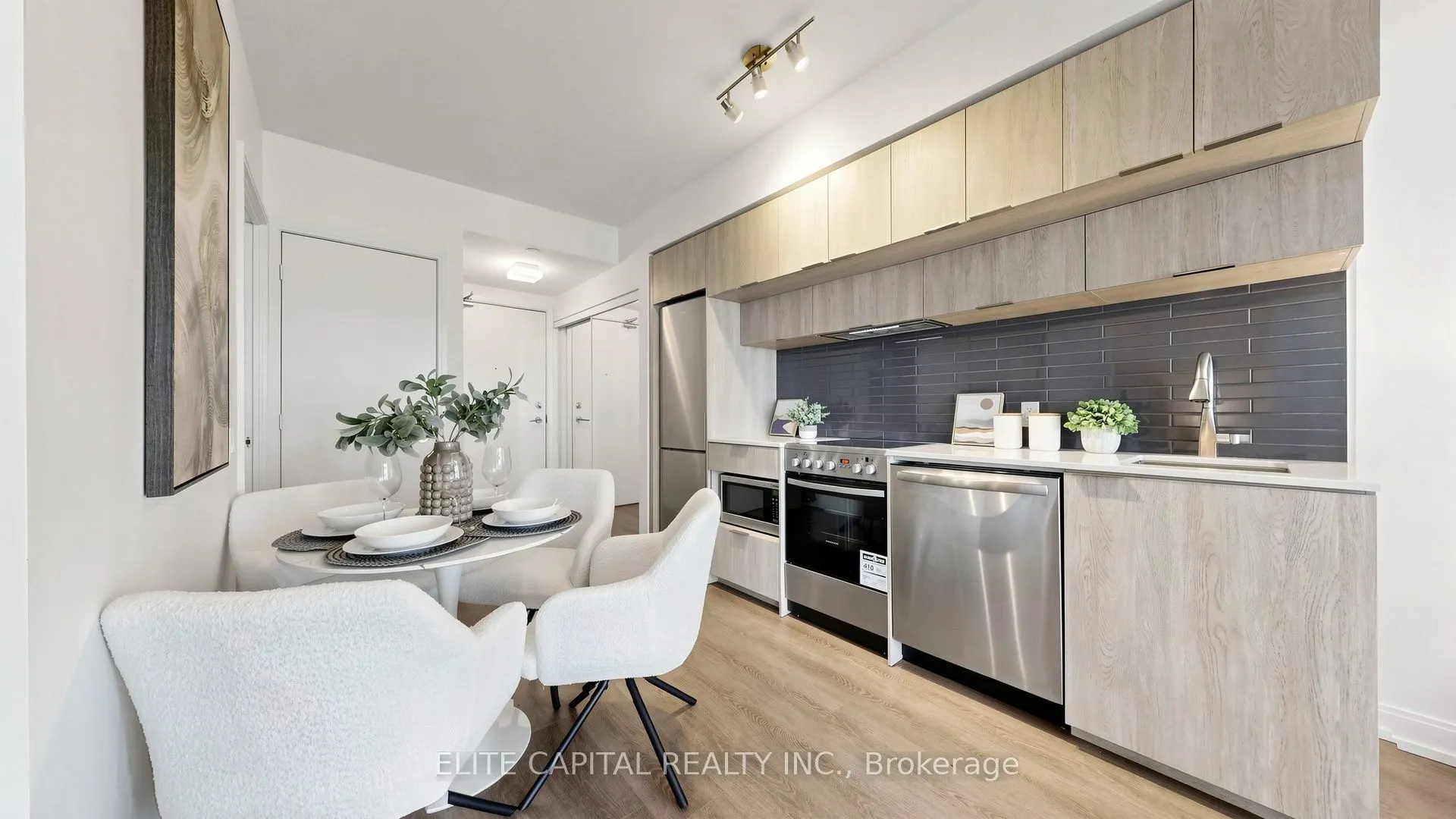 181 Dundas Street E #4612