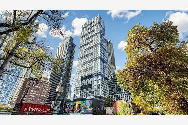 181 Dundas Street E