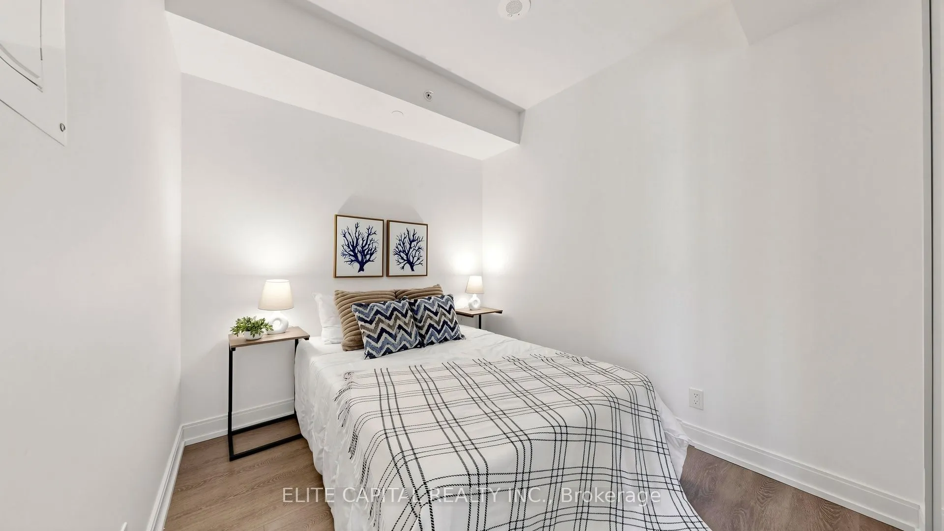 181 Dundas Street E #4612