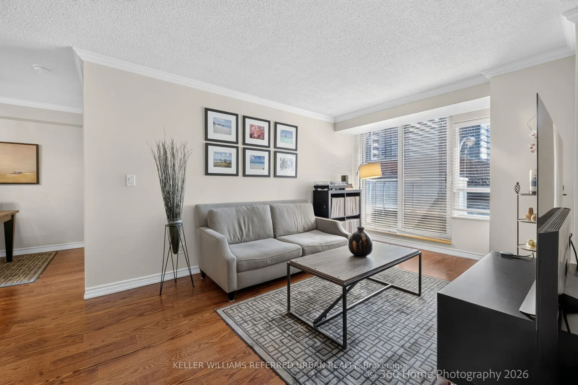 250 Wellington Street W #339
