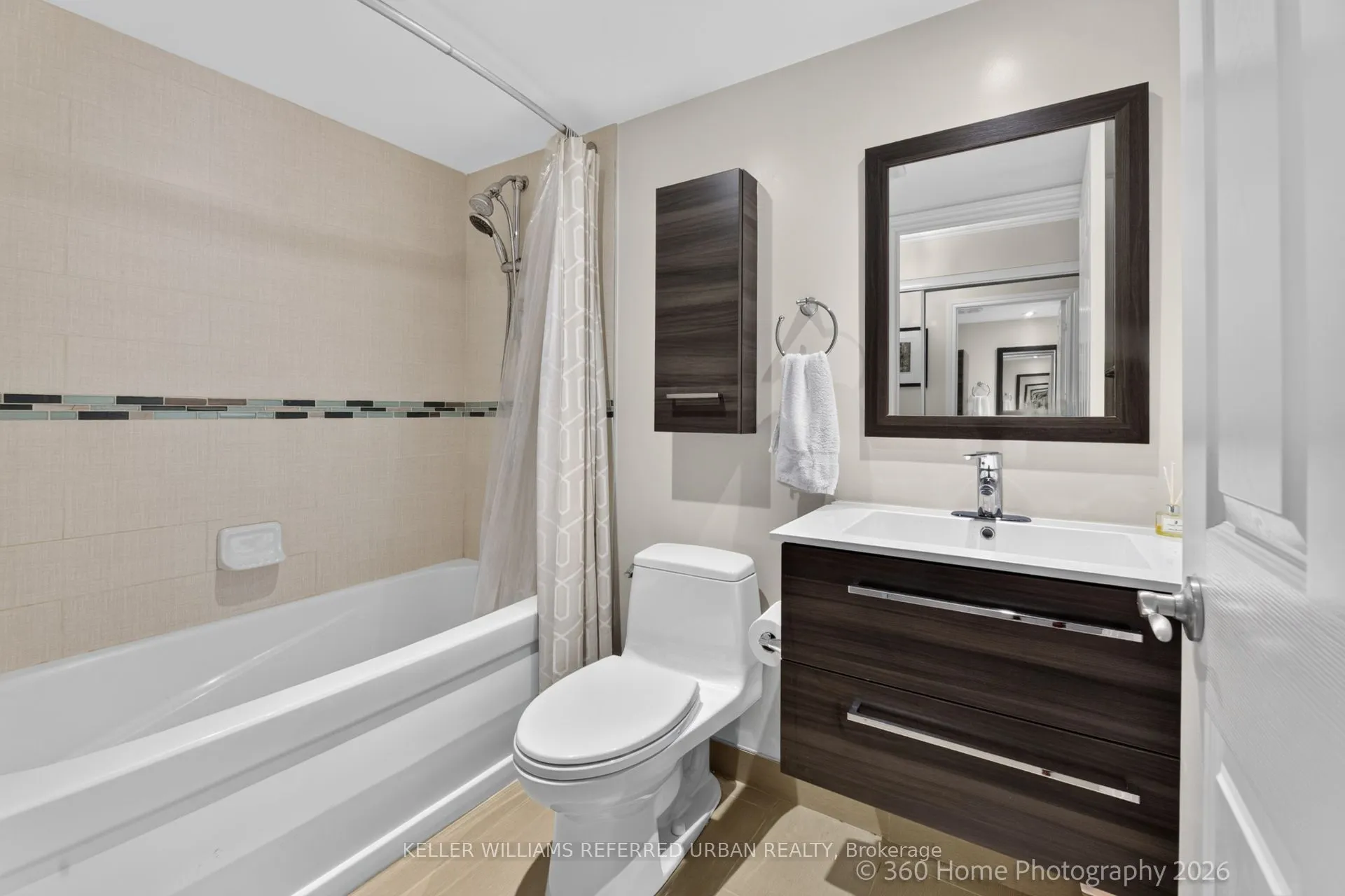 250 Wellington Street W #339