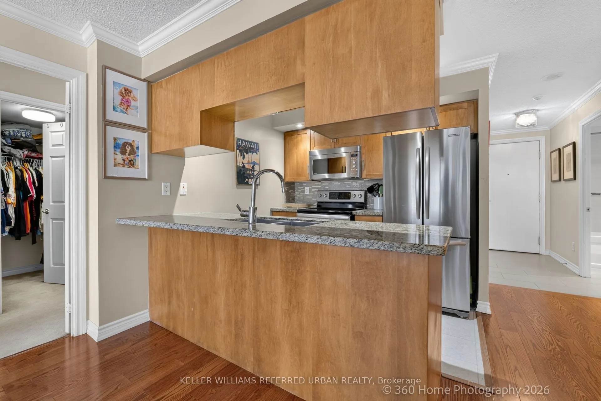 250 Wellington Street W #339