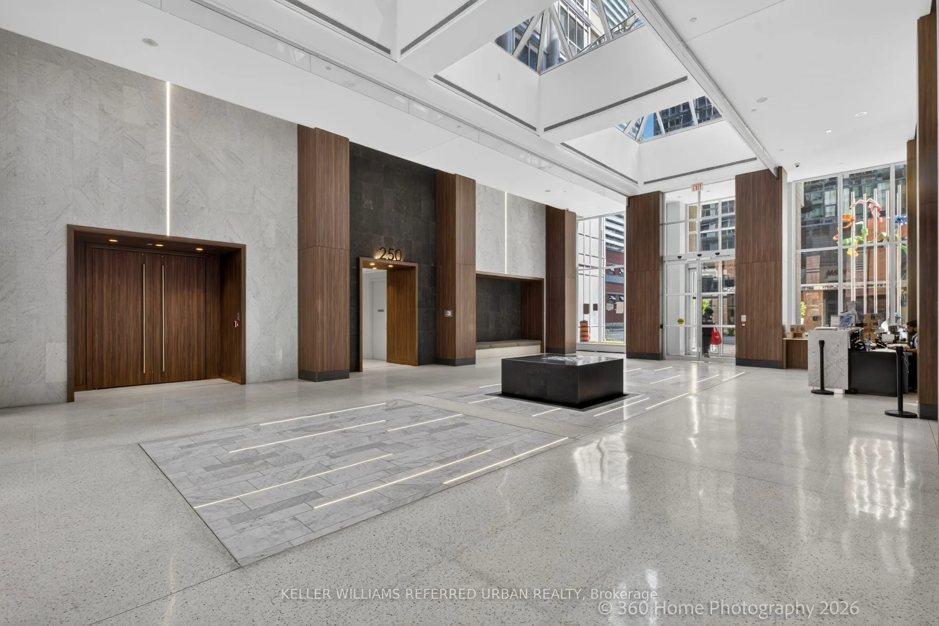 250 Wellington Street W #339
