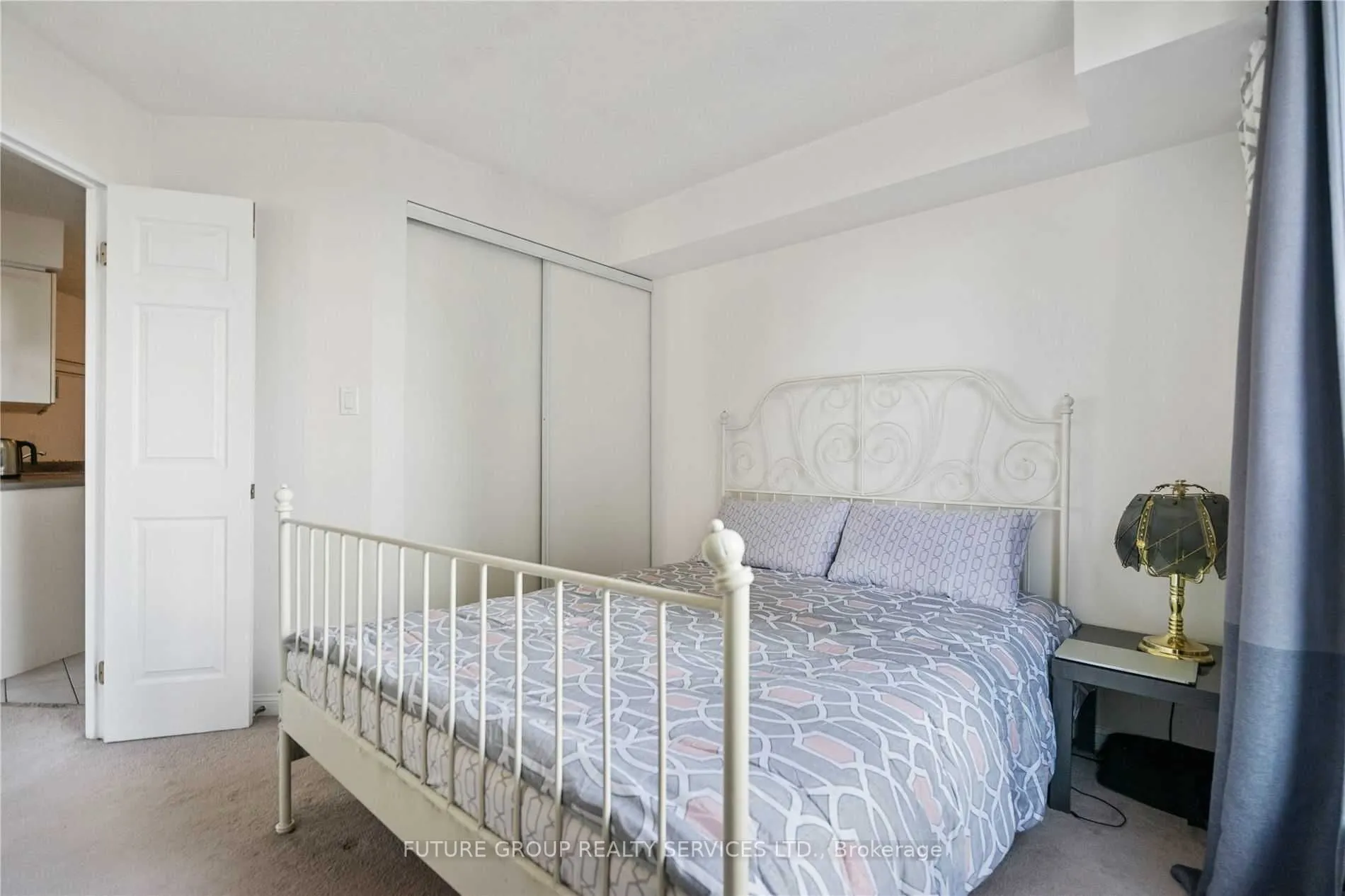 24 Wellesley Street W #2213
