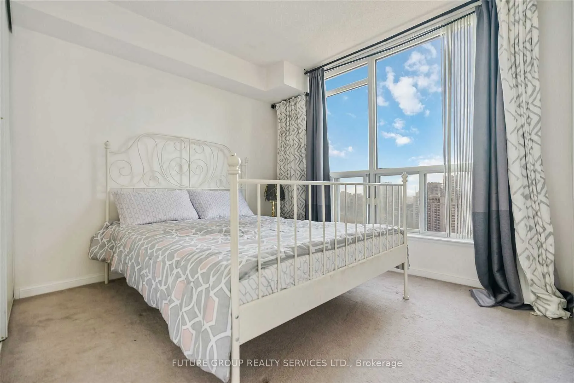 24 Wellesley Street W #2213
