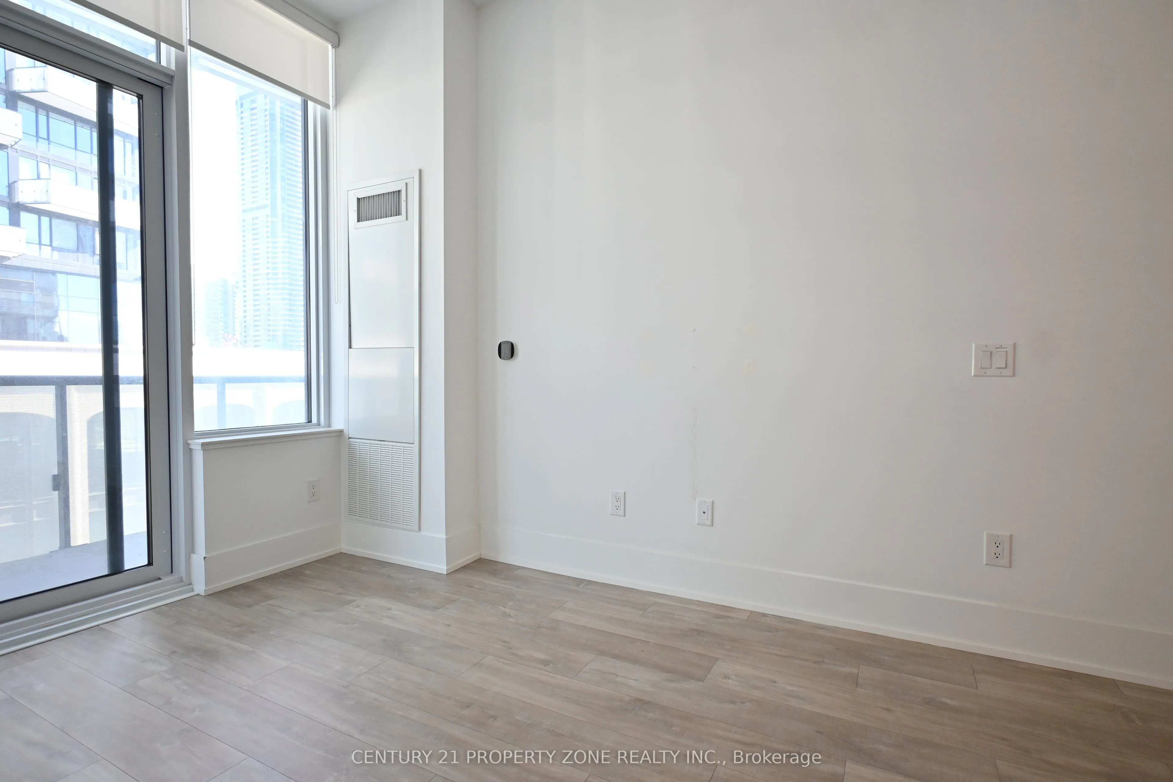 480 Front Street W #711