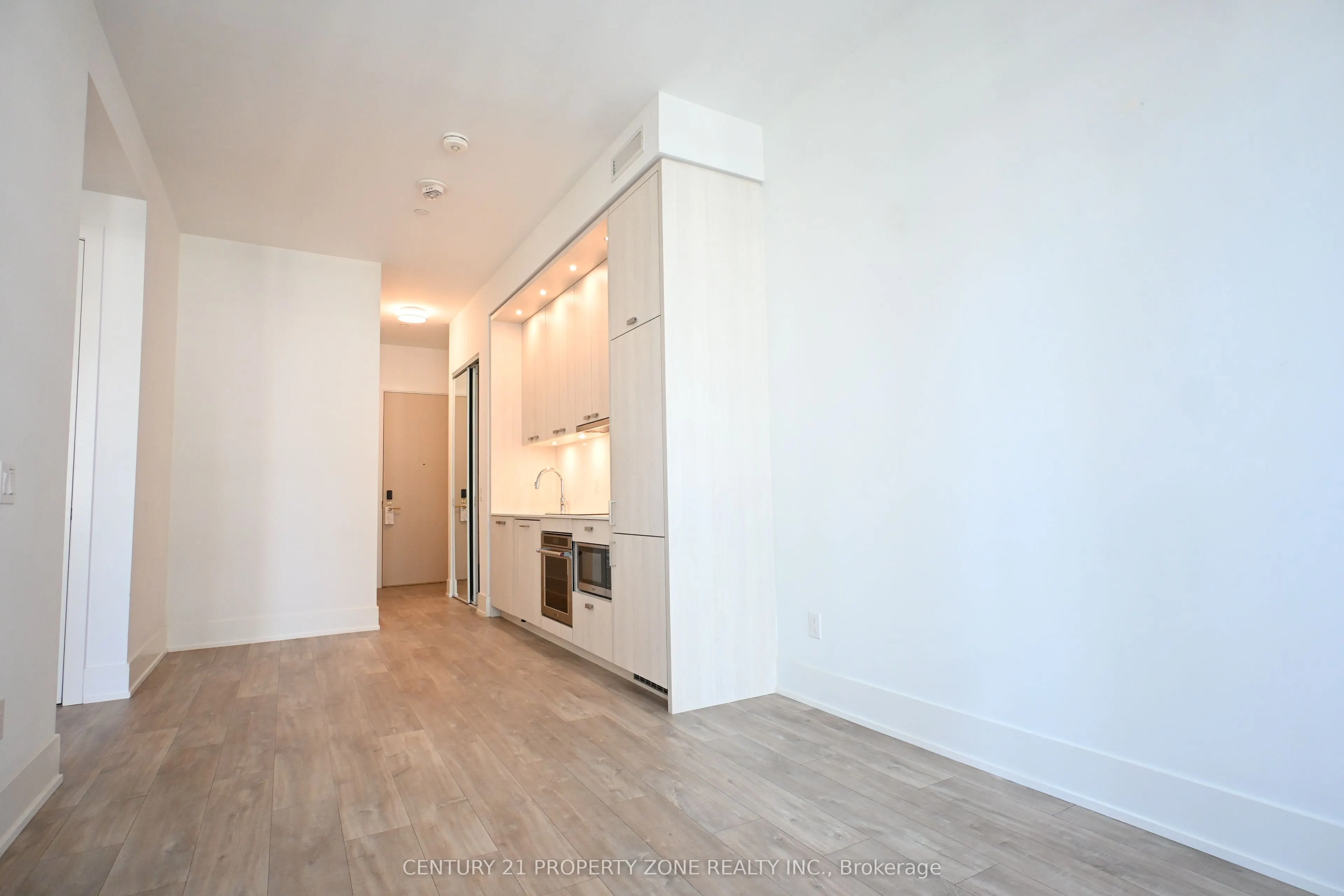 480 Front Street W #711