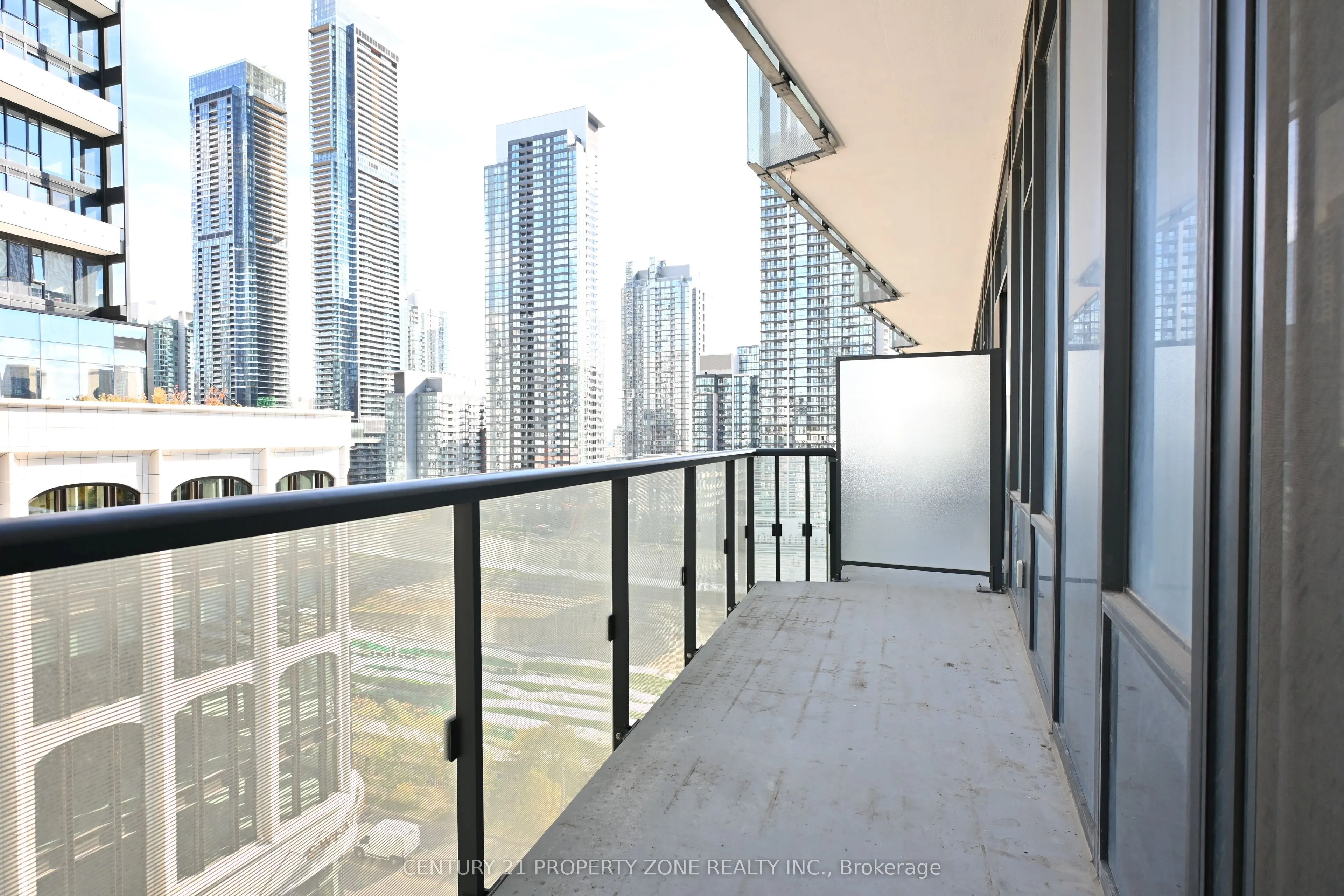 480 Front Street W #711