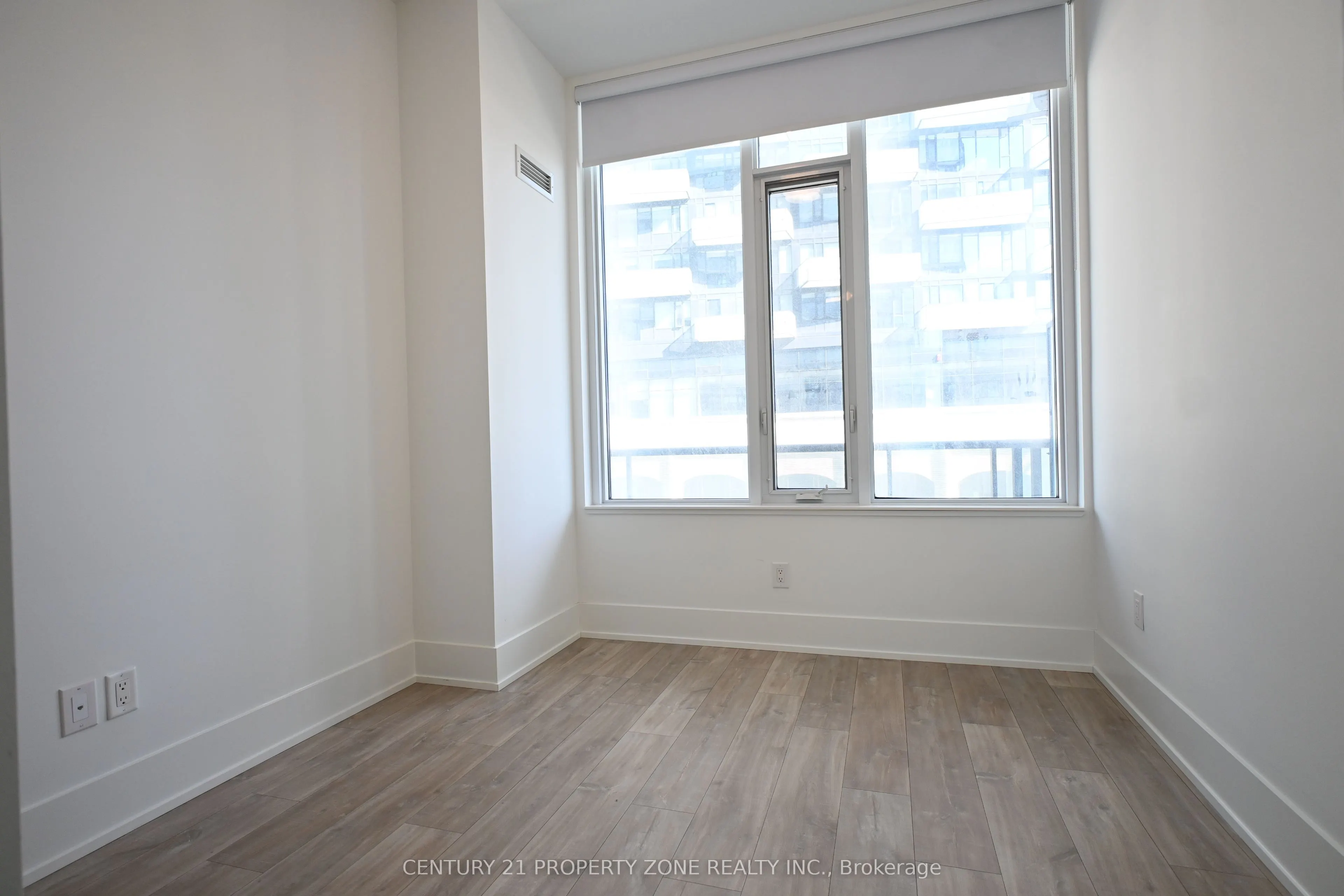 480 Front Street W #711