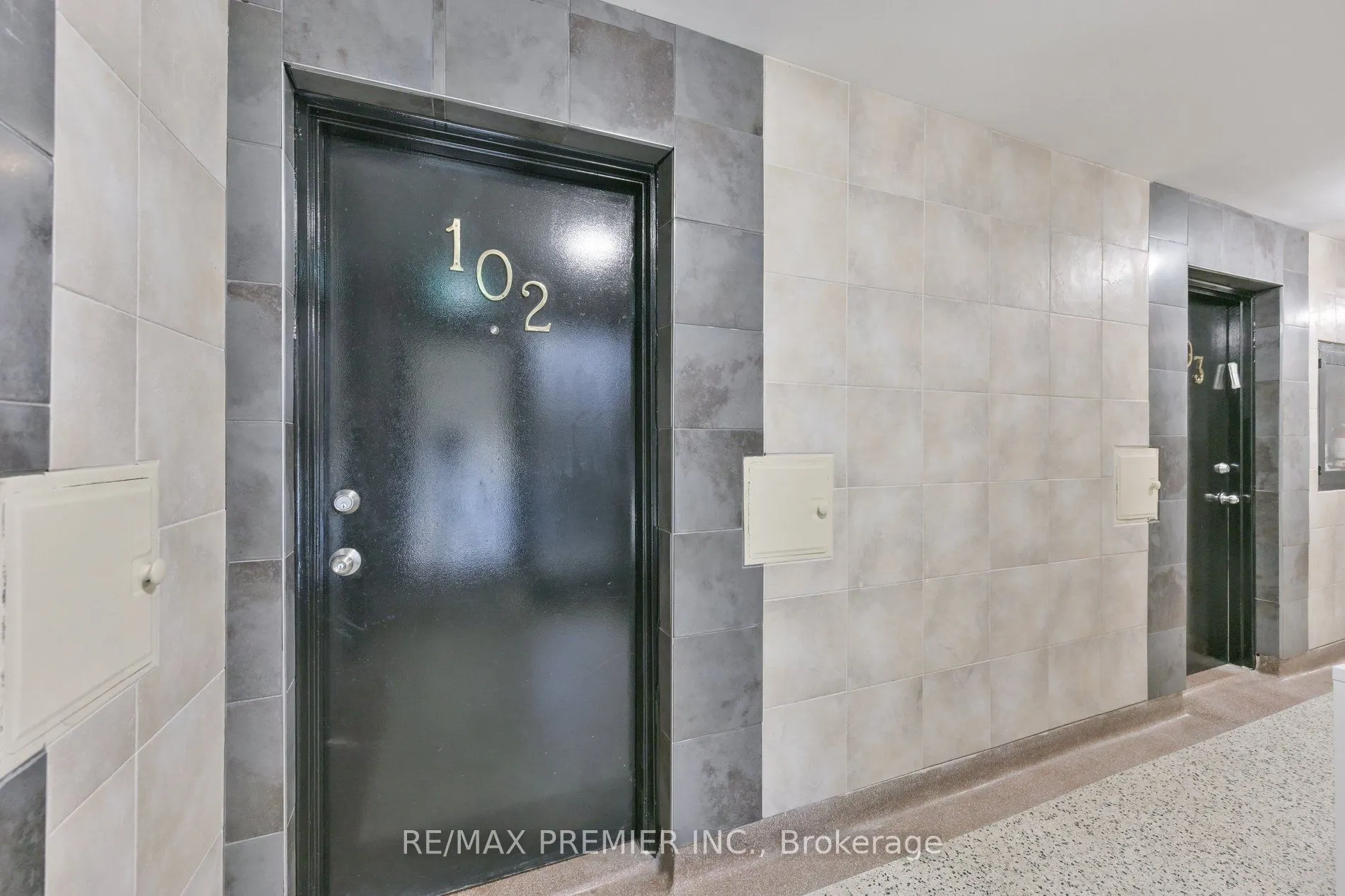 10 Ellison Avenue #102