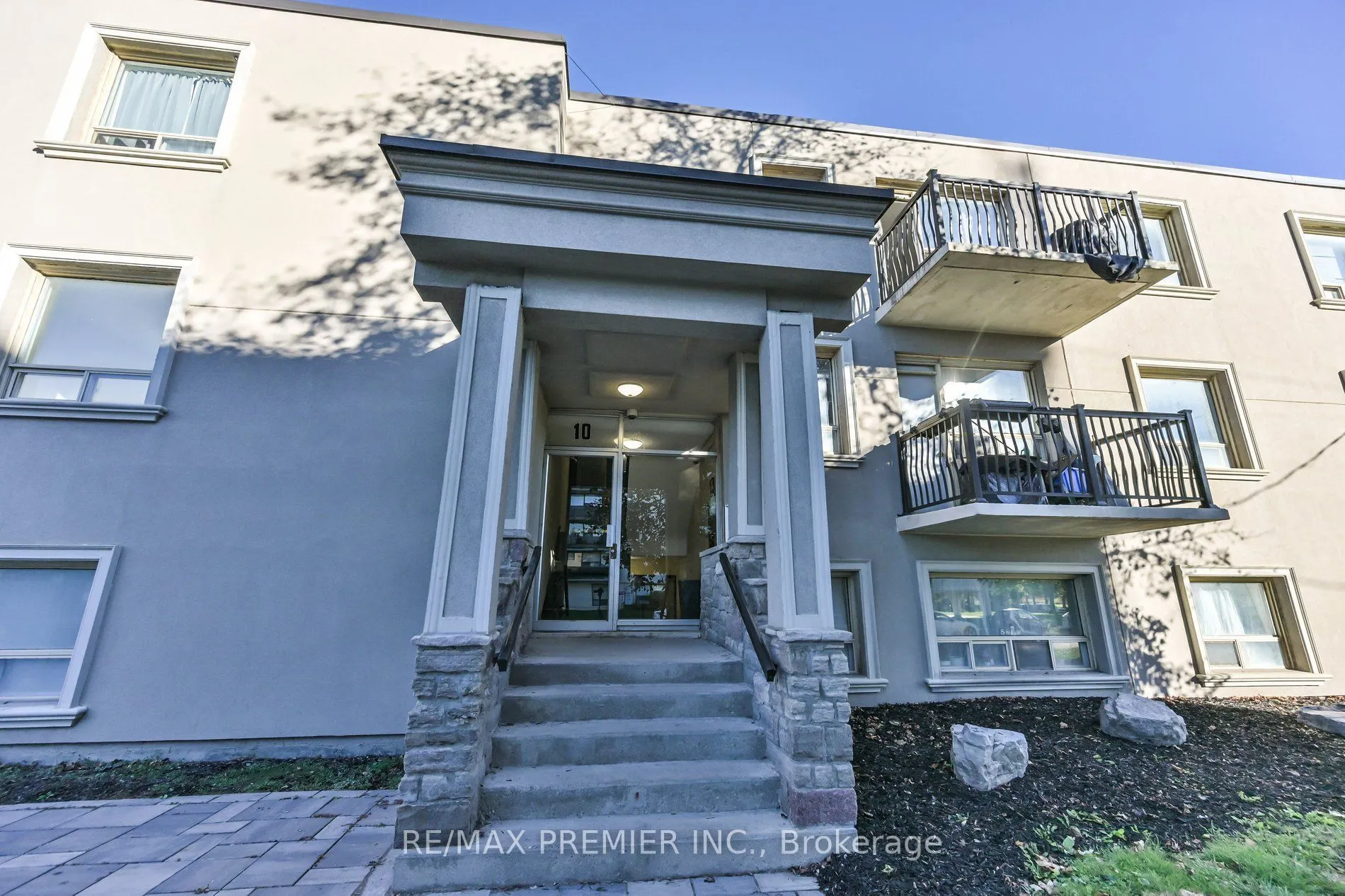 10 Ellison Avenue #102