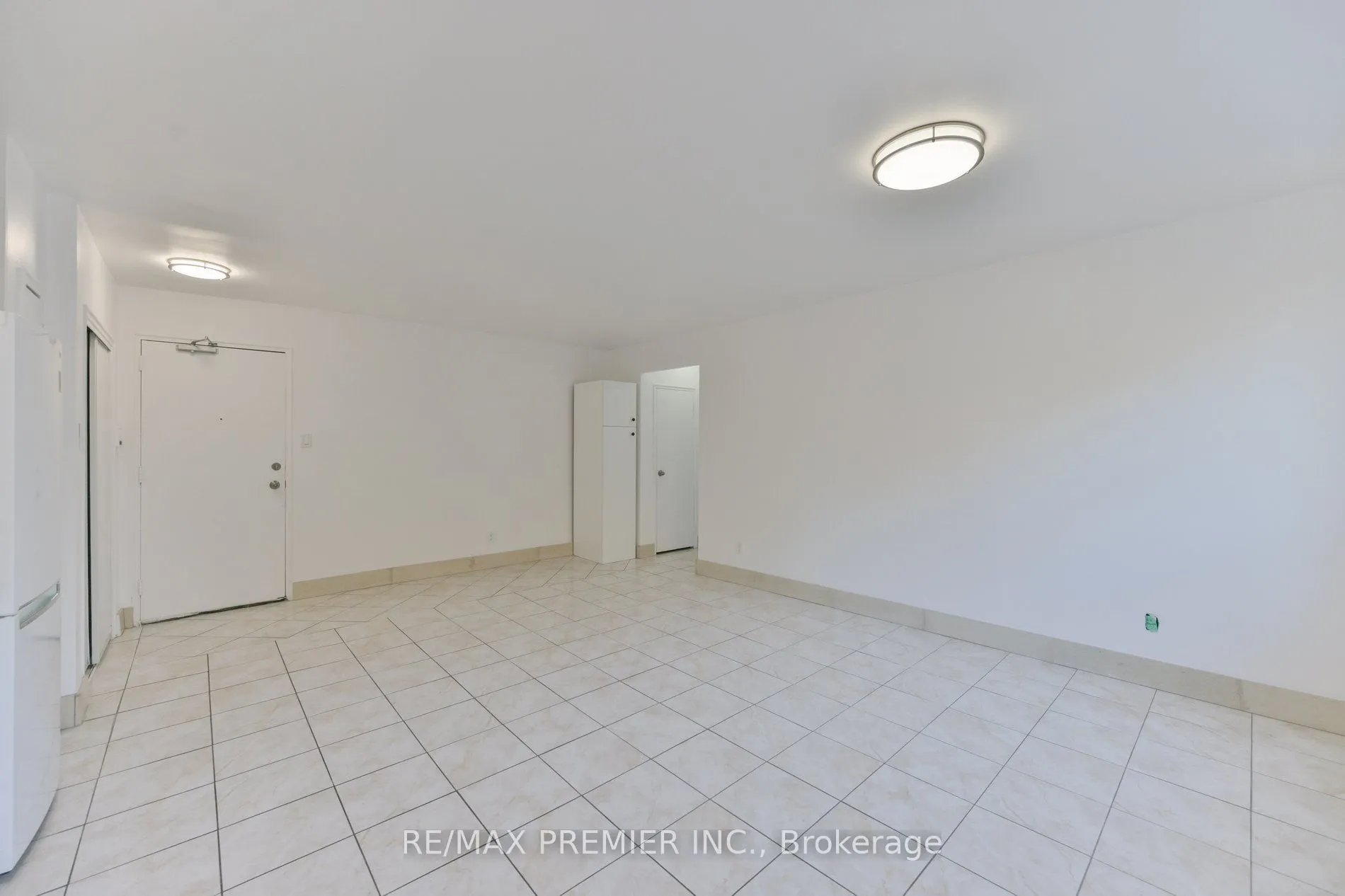 10 Ellison Avenue #101