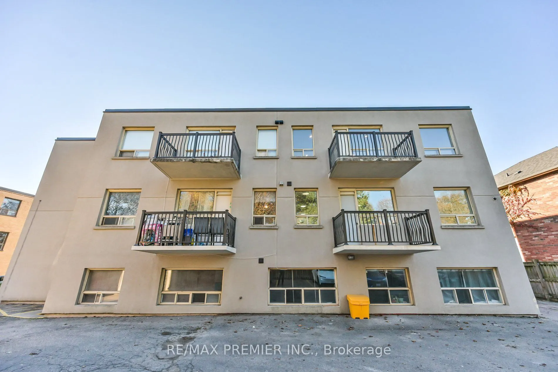 10 Ellison Avenue #101