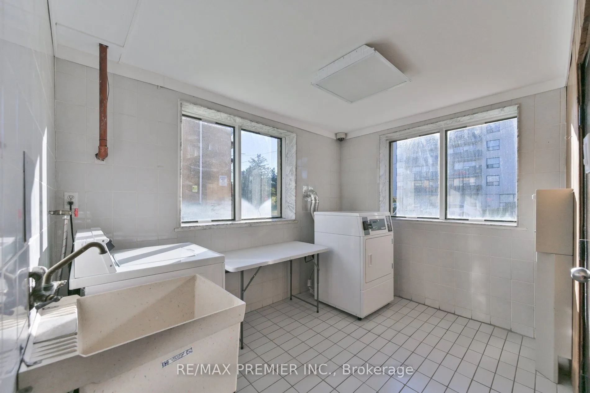 10 Ellison Avenue #101