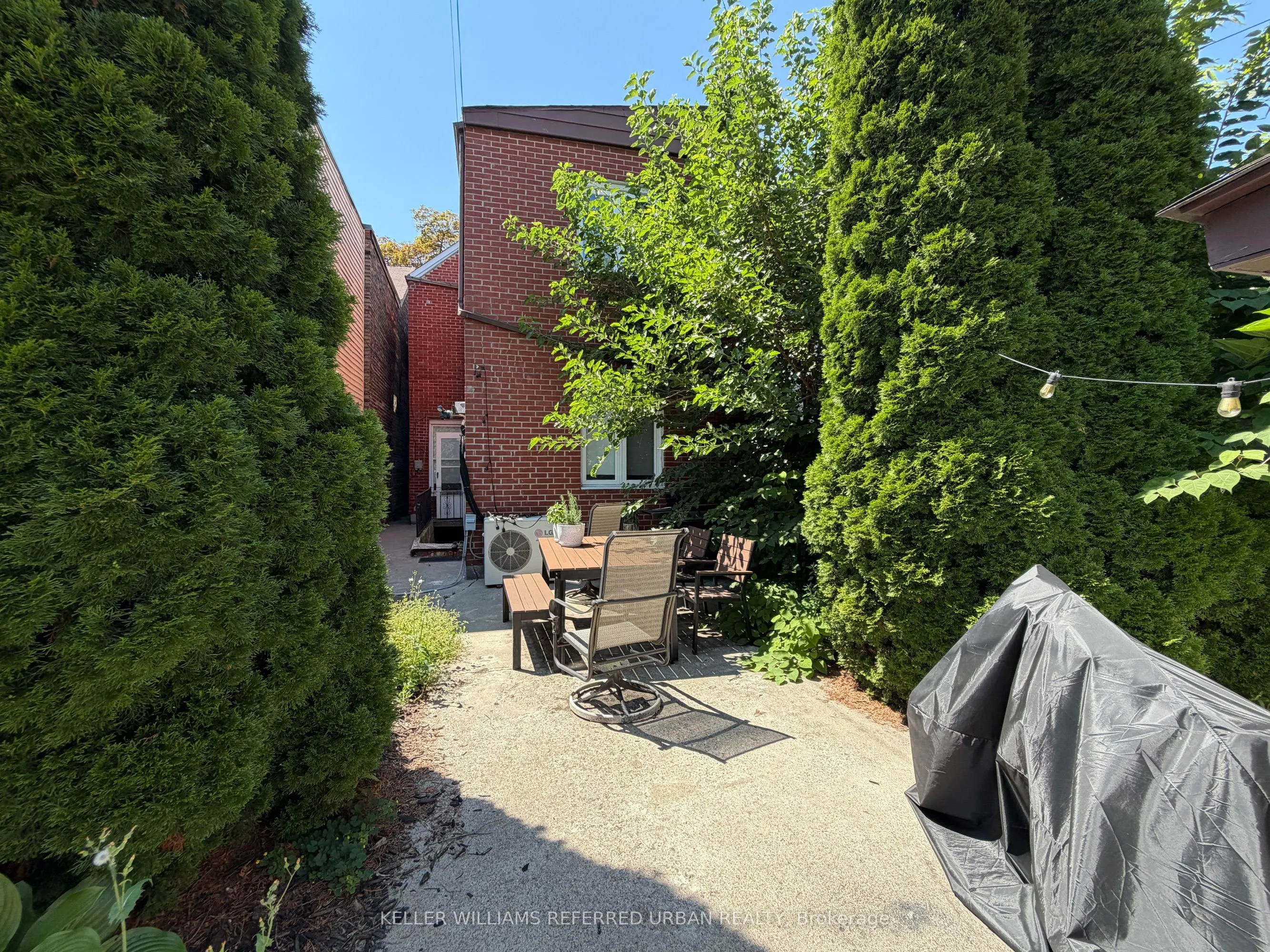 429 Ossington Avenue #Main