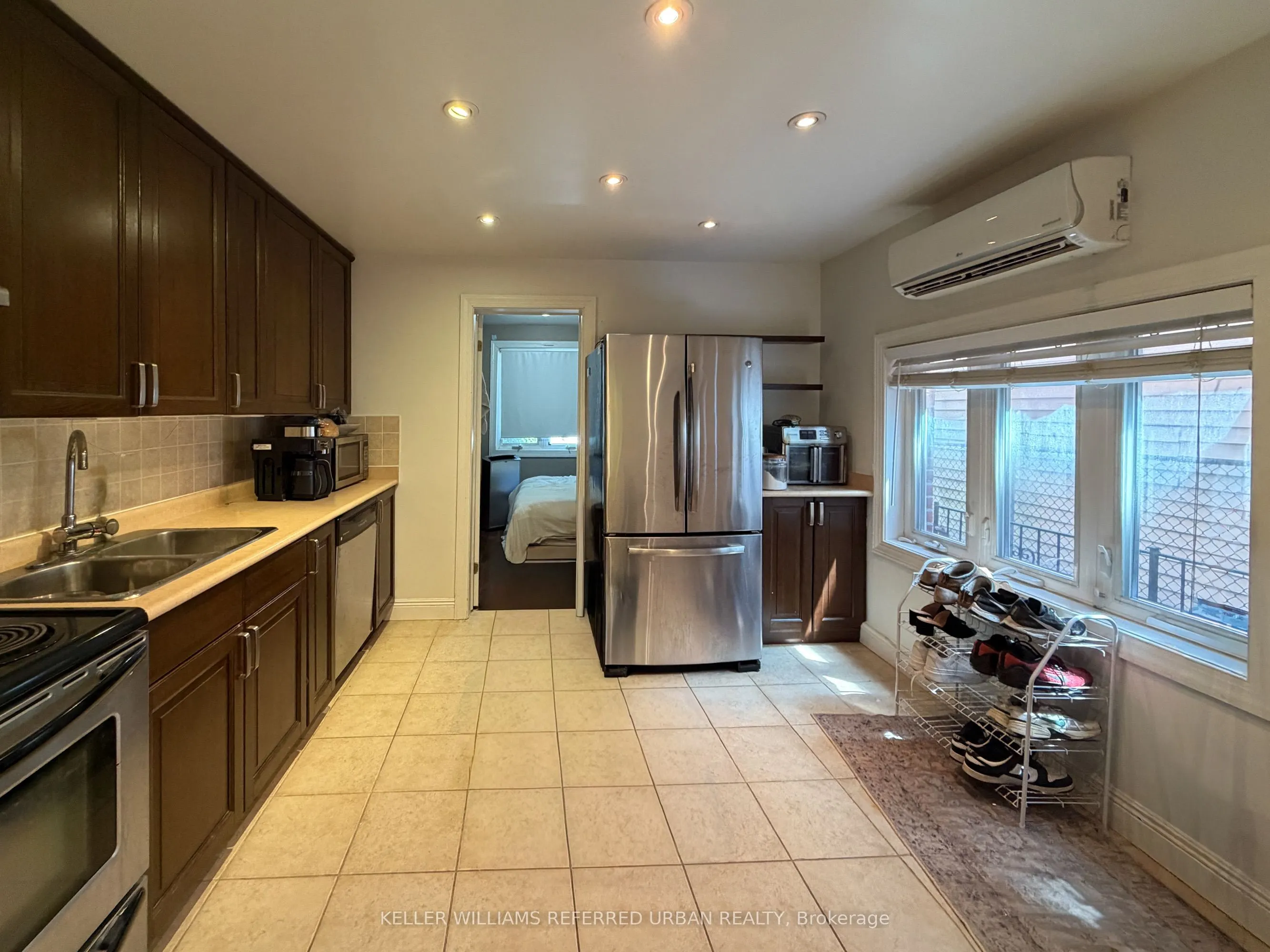 429 Ossington Avenue #Main