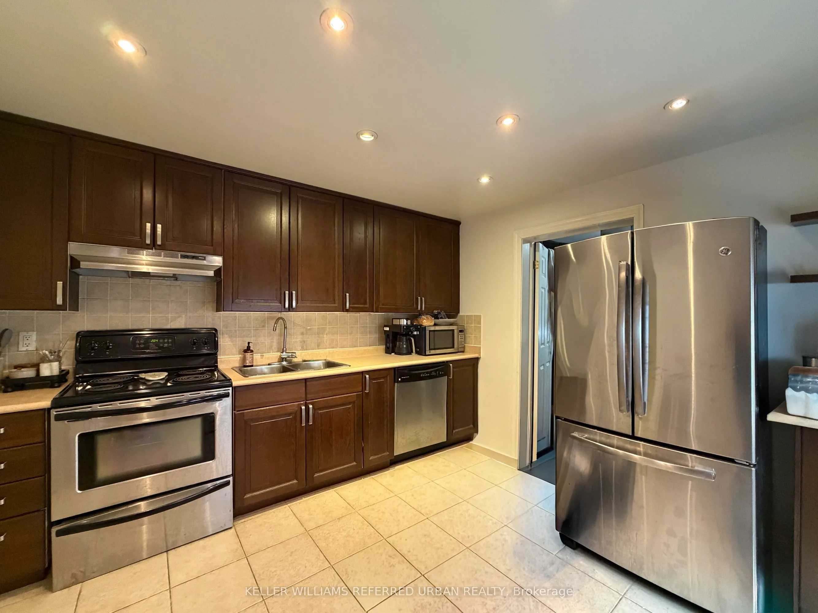 429 Ossington Avenue #Main