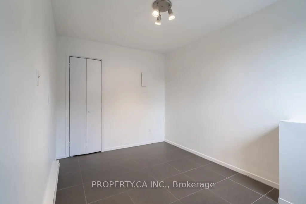 281 Augusta Avenue #2-3