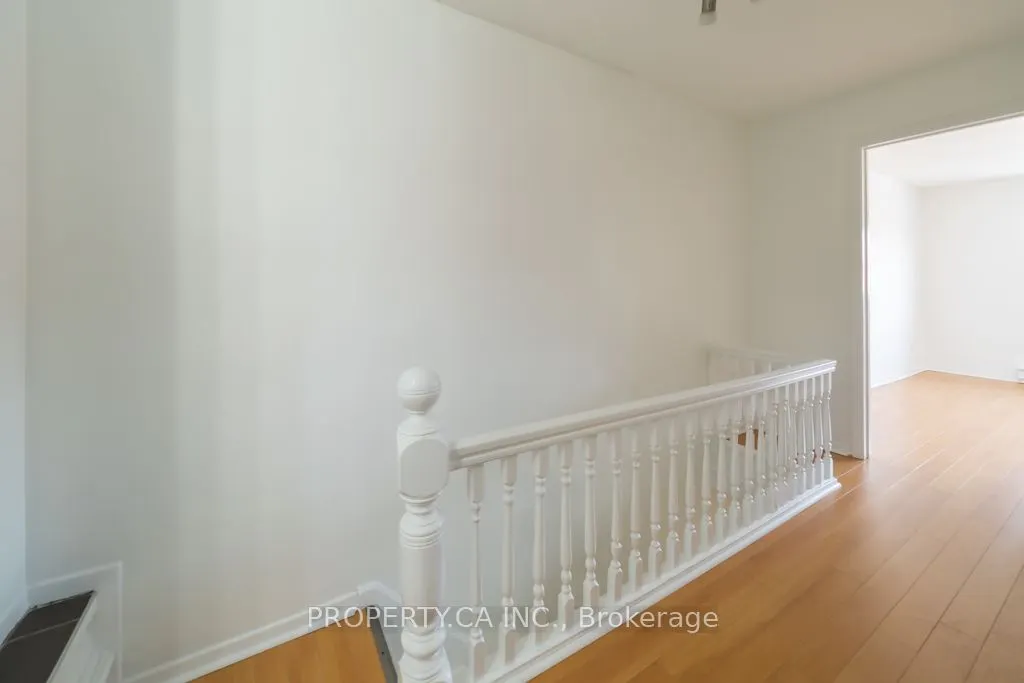 281 Augusta Avenue #2-3