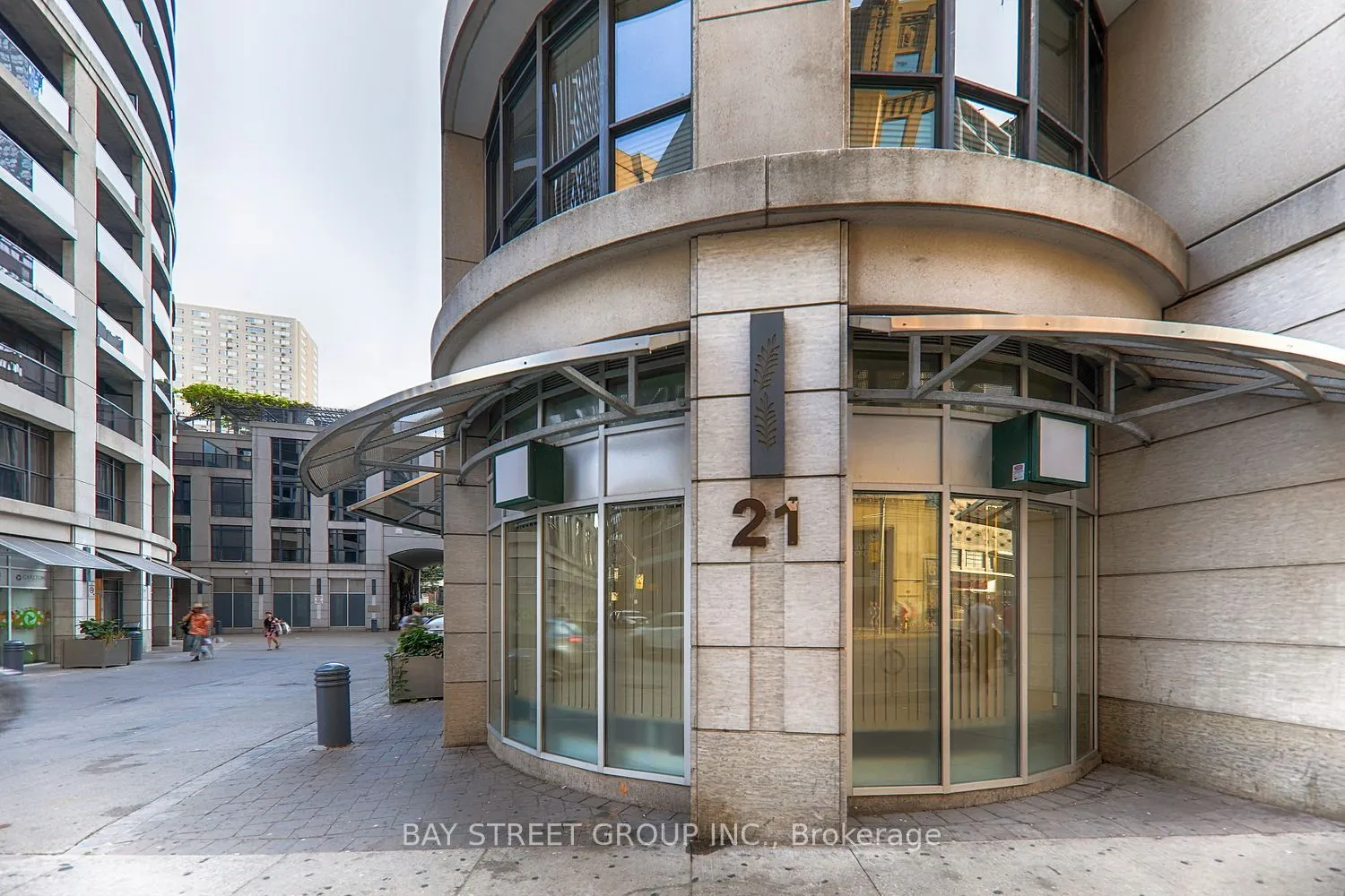 21 Carlton Street #2107