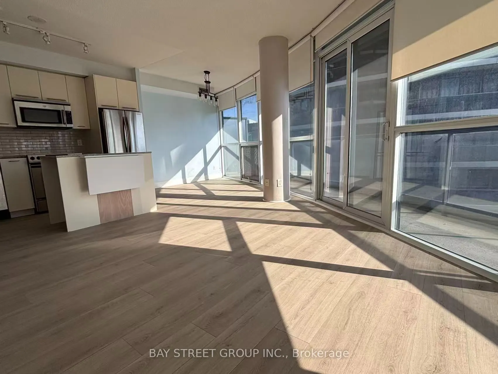 21 Carlton Street #2107
