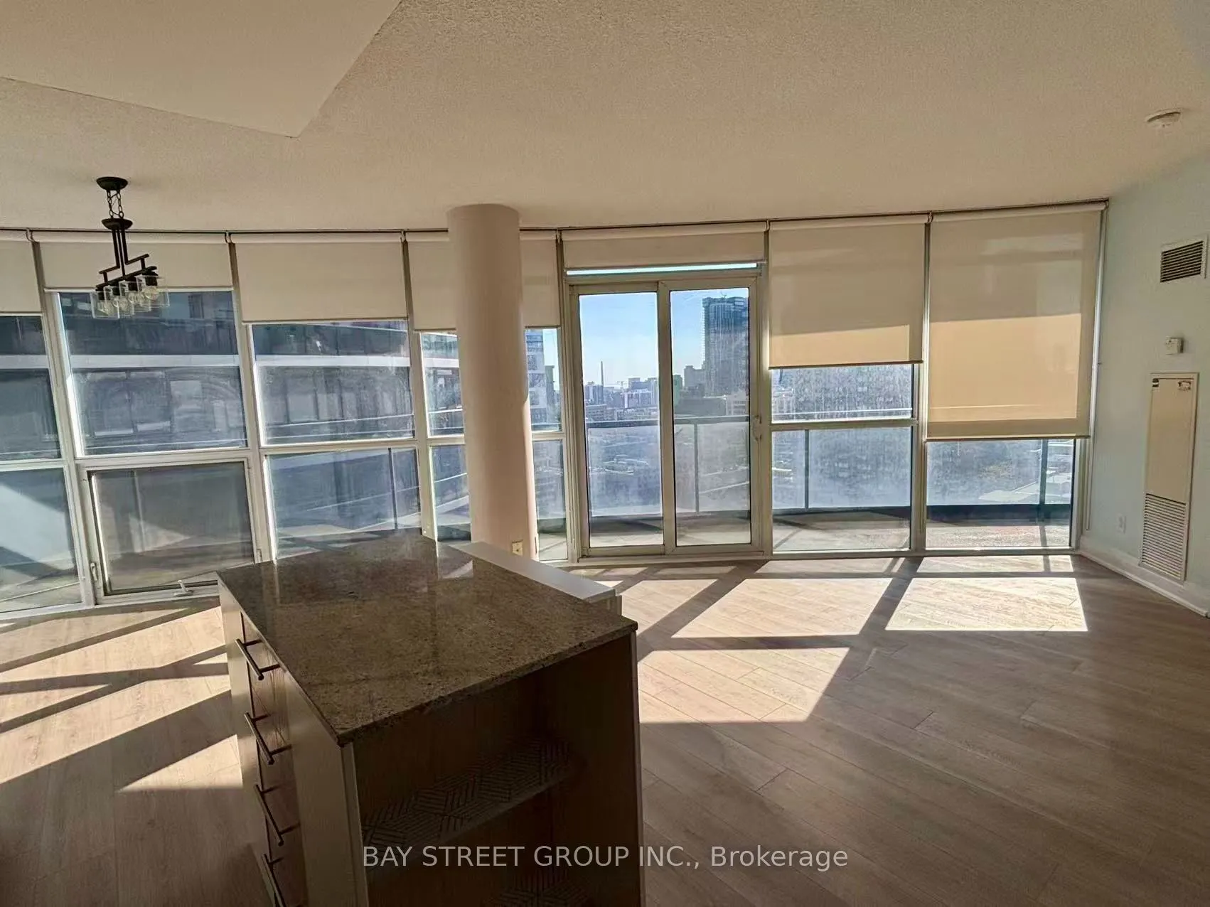 21 Carlton Street #2107