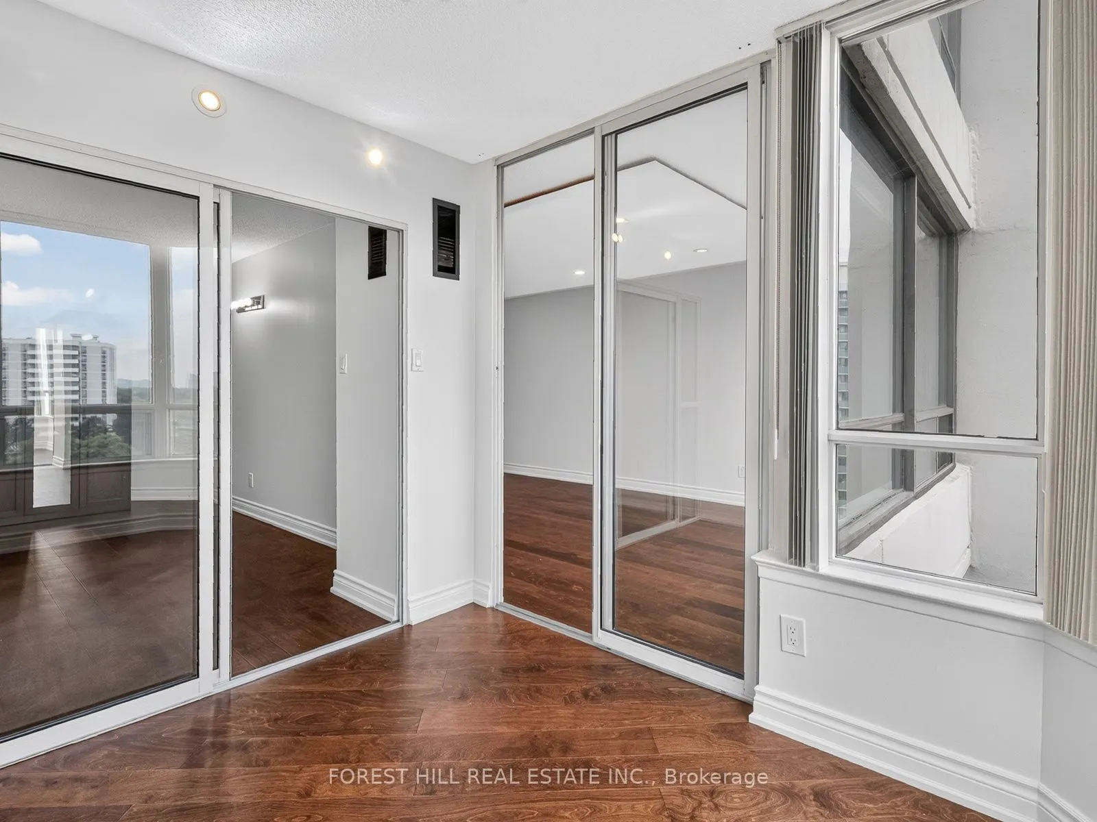 1101 Steeles Avenue W #907