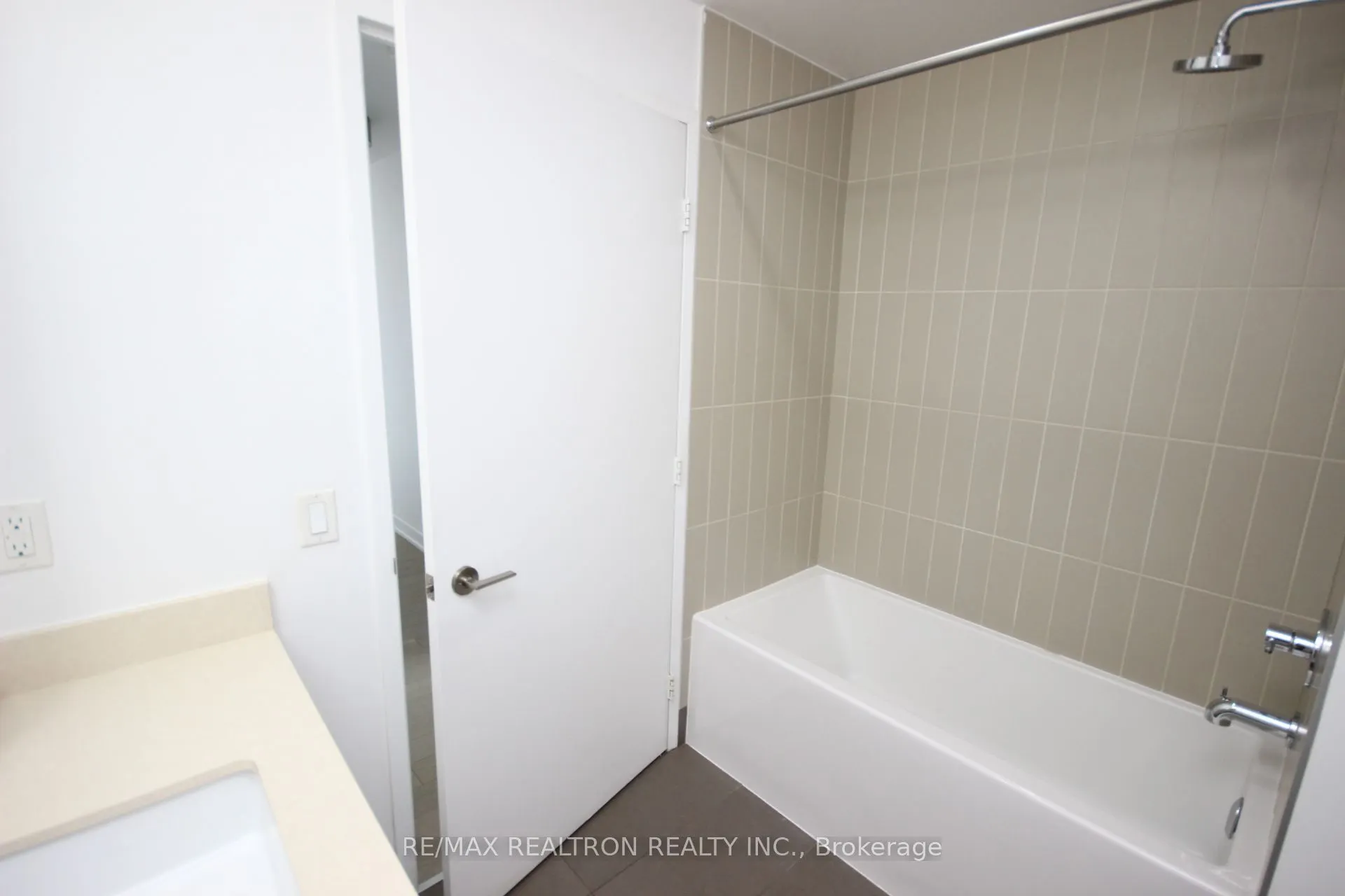 455 Front Street E #N1008