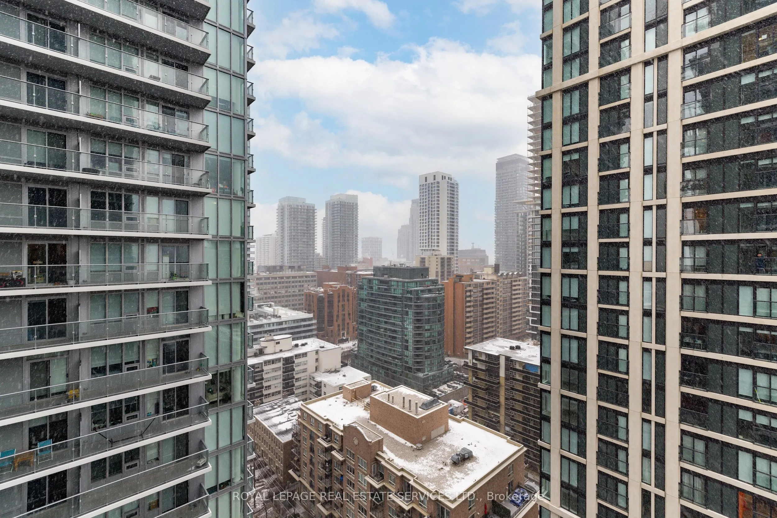 99 Broadway Avenue N #2009
