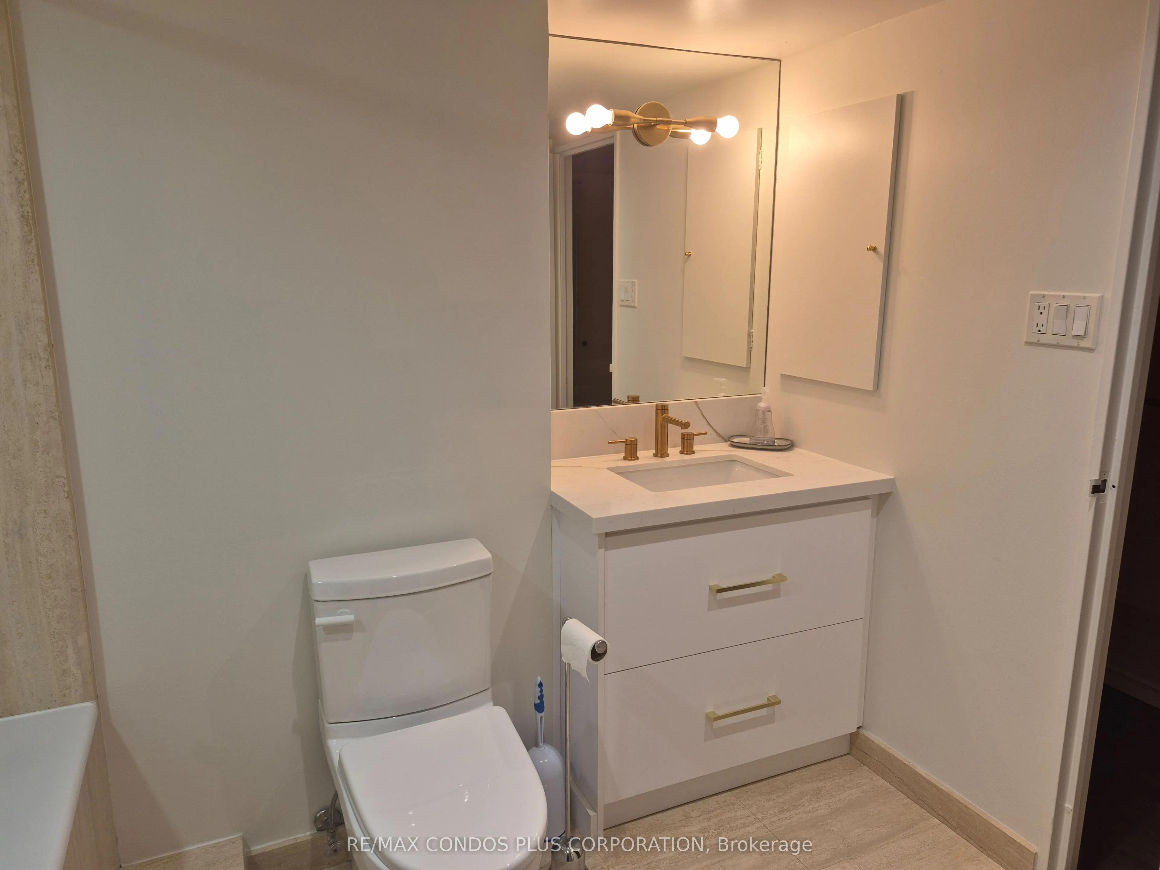65 Harbour Square #2302