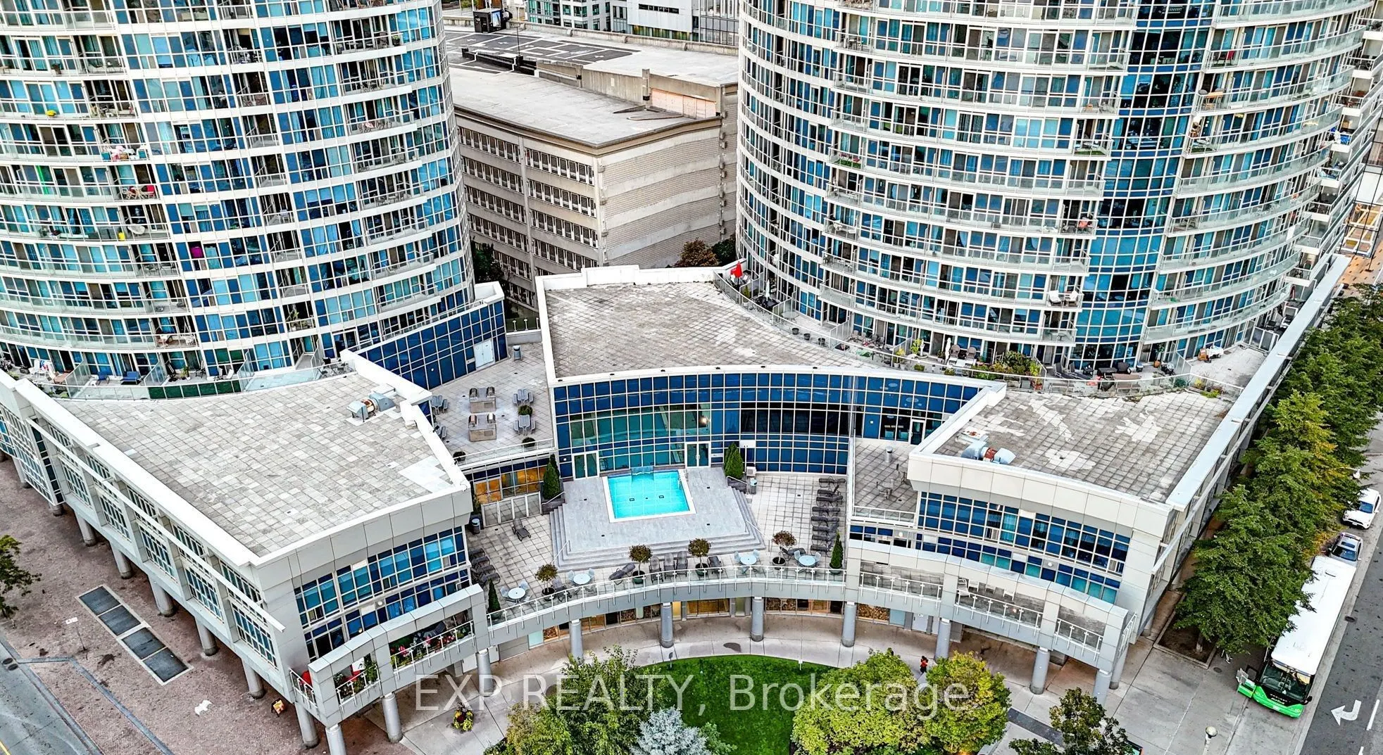208 Queens Quay W #1213