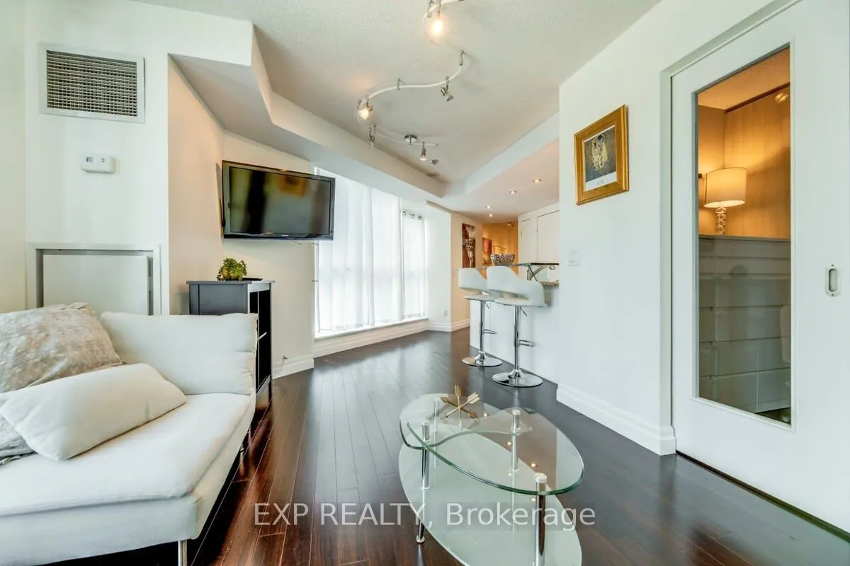 208 Queens Quay W #1213