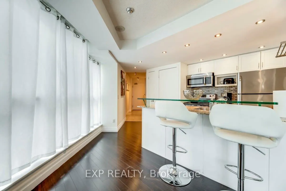 208 Queens Quay W #1213