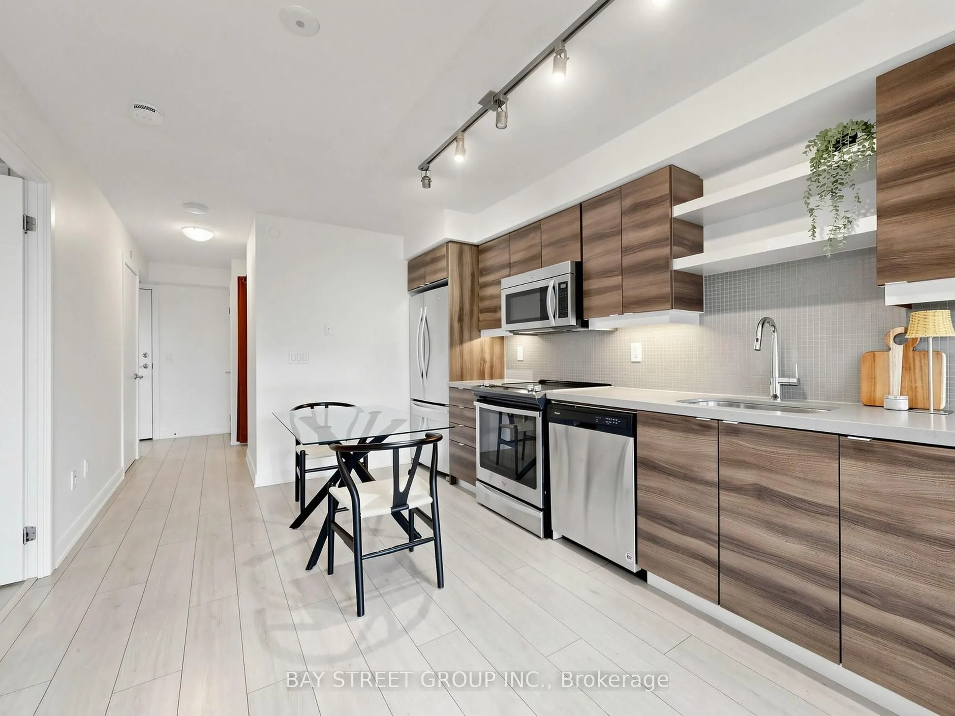 525 Adelaide Street W #1118