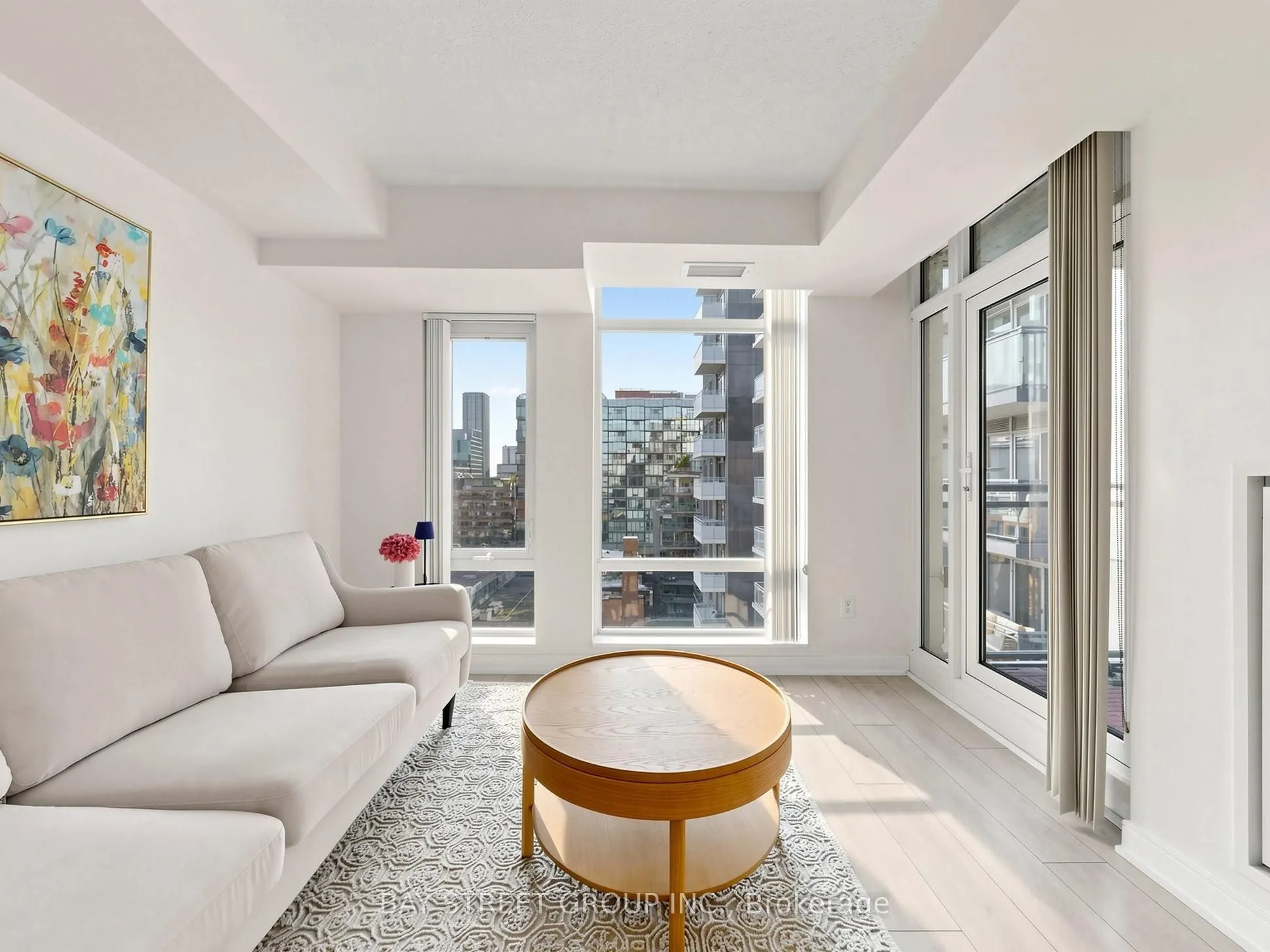 525 Adelaide Street W #1118