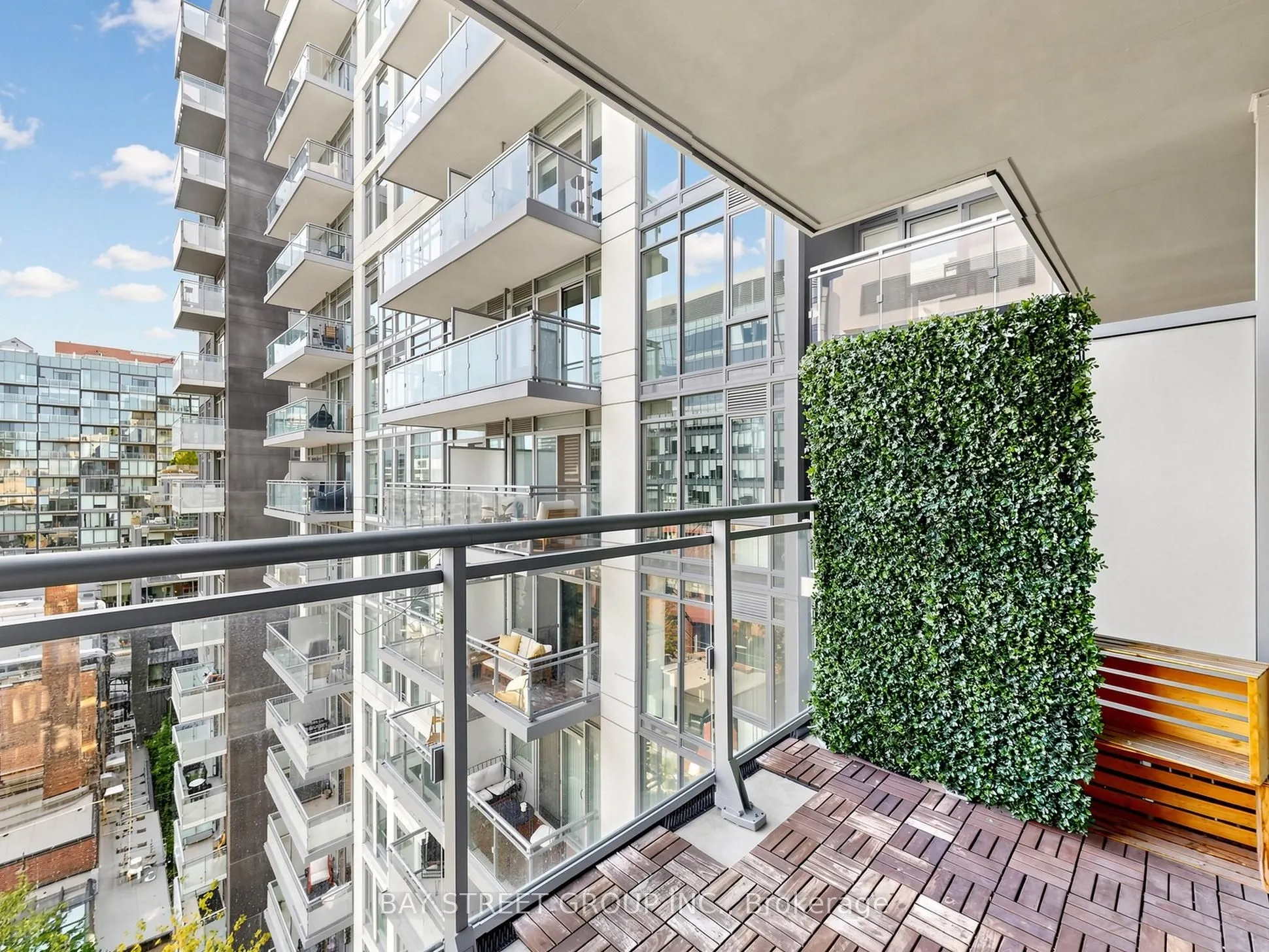 525 Adelaide Street W #1118