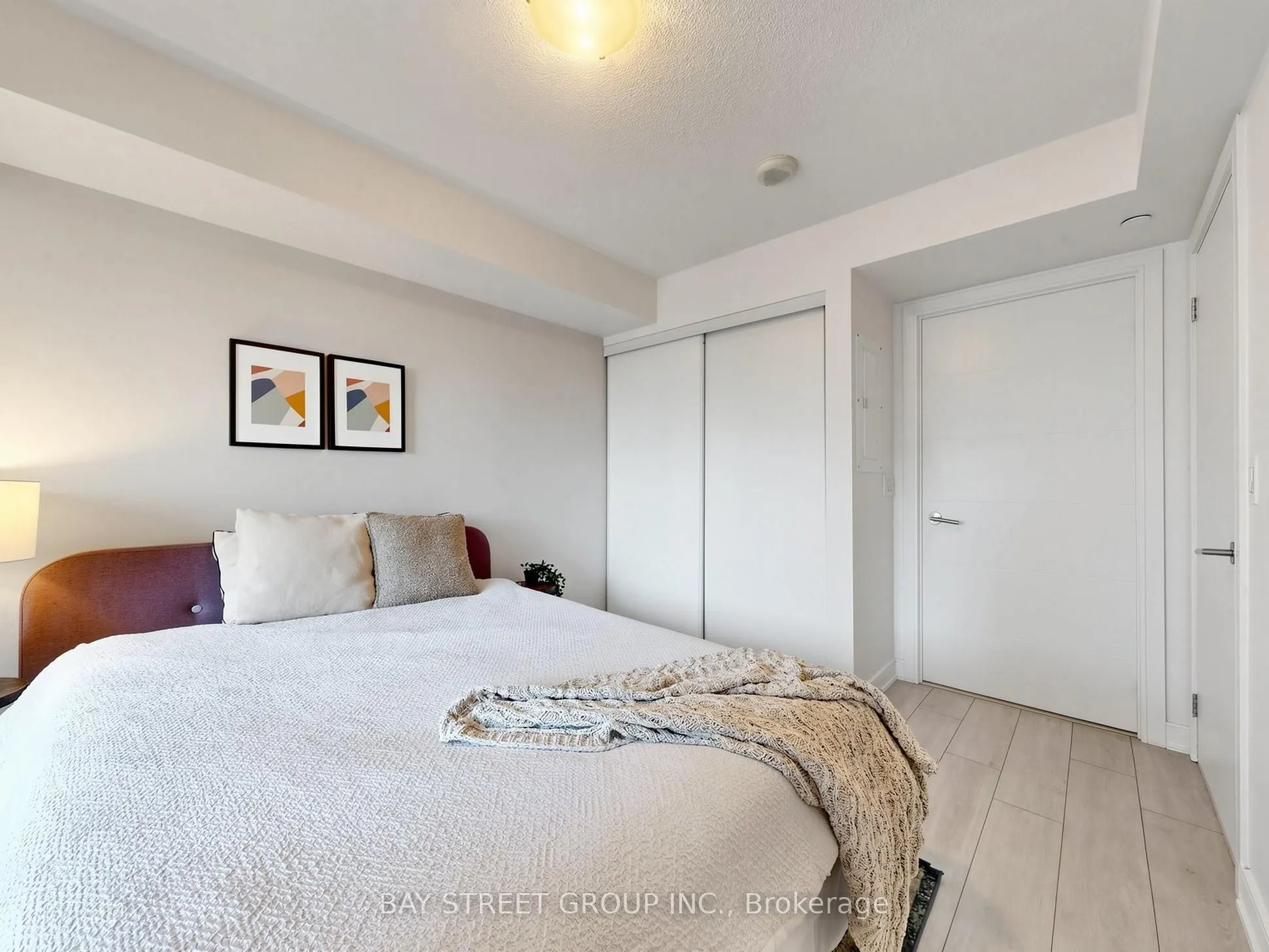 525 Adelaide Street W #1118