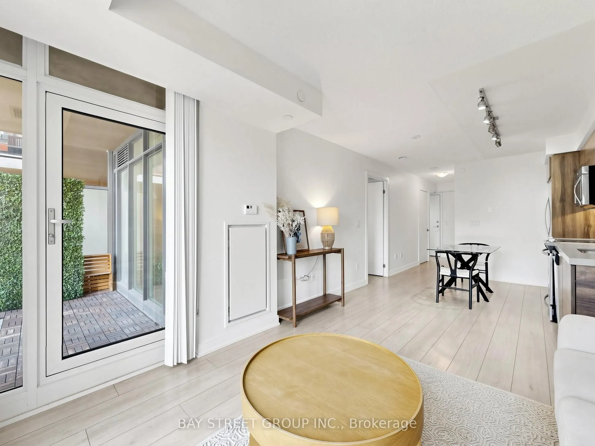 525 Adelaide Street W #1118