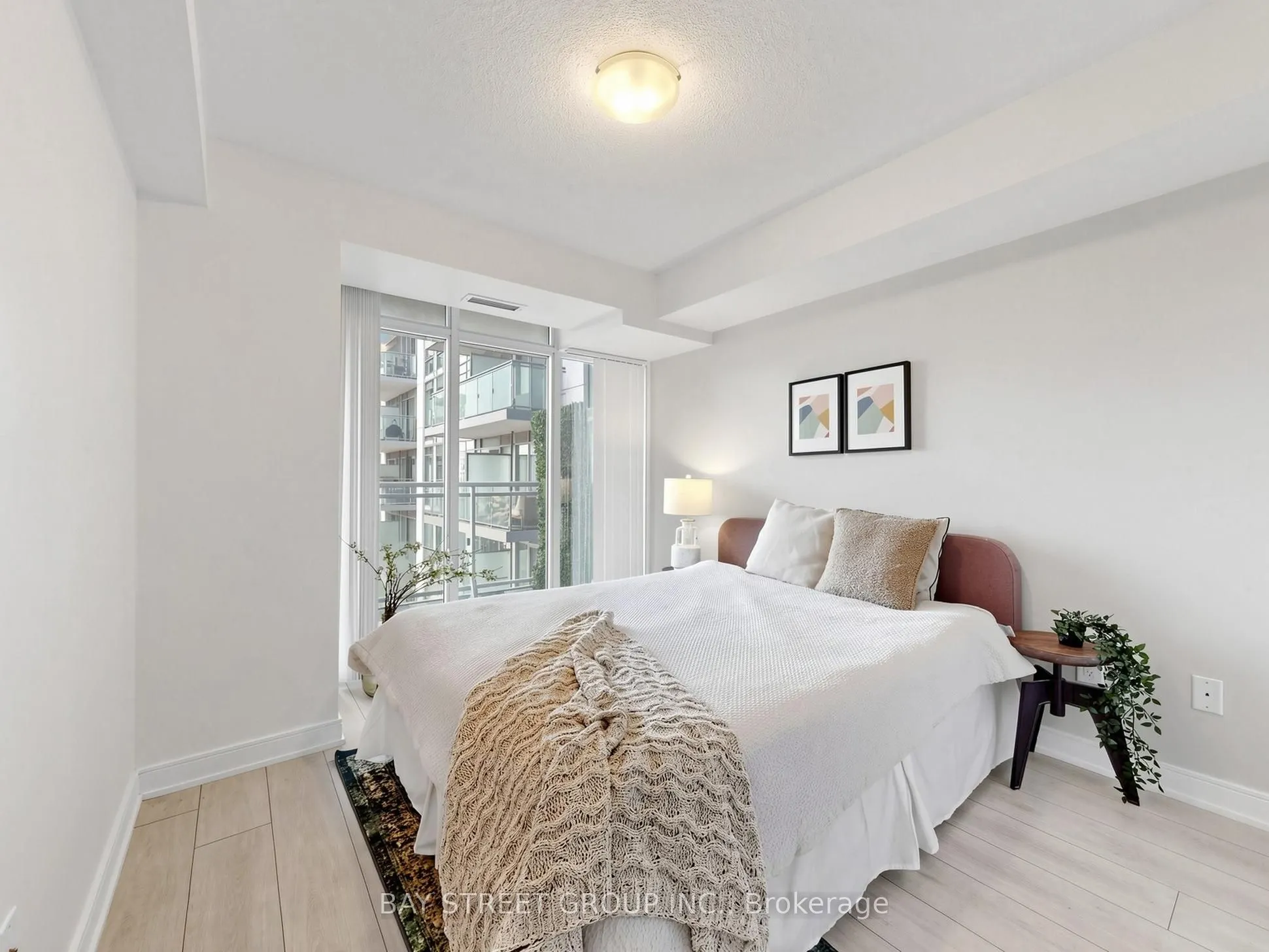 525 Adelaide Street W #1118