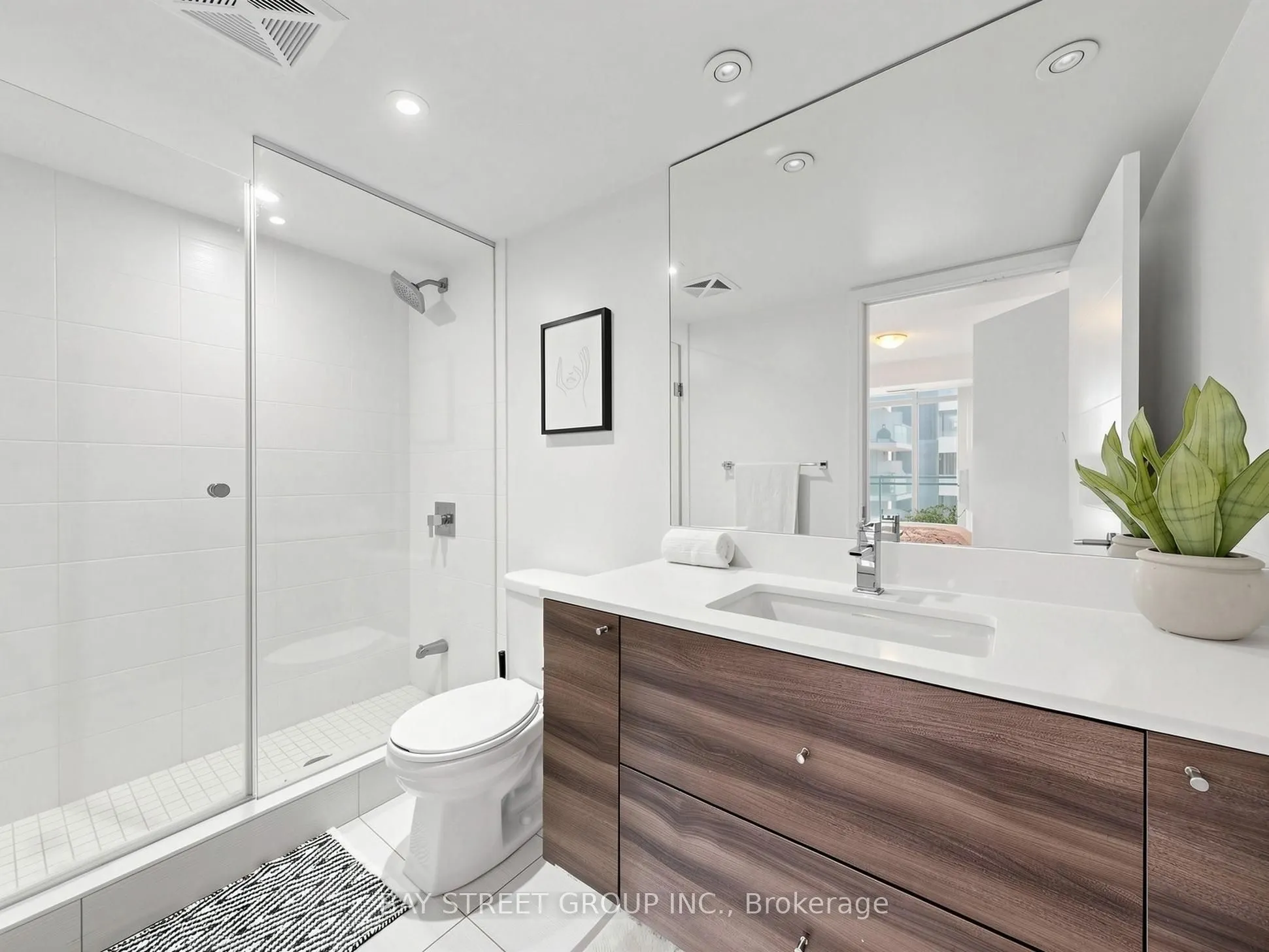 525 Adelaide Street W #1118