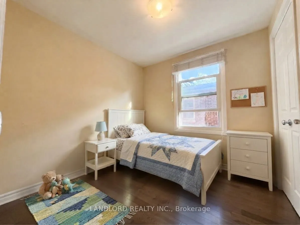 176 Howland Avenue #201