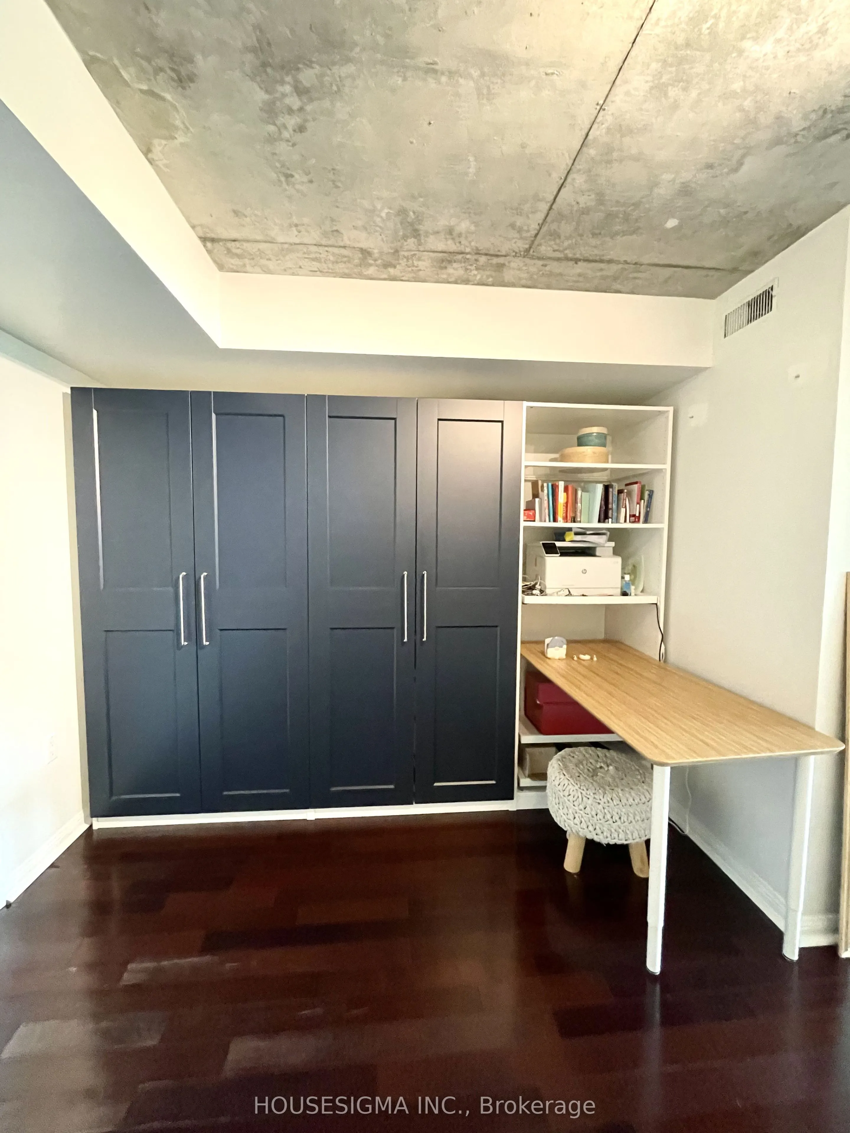 954 King Street W #513