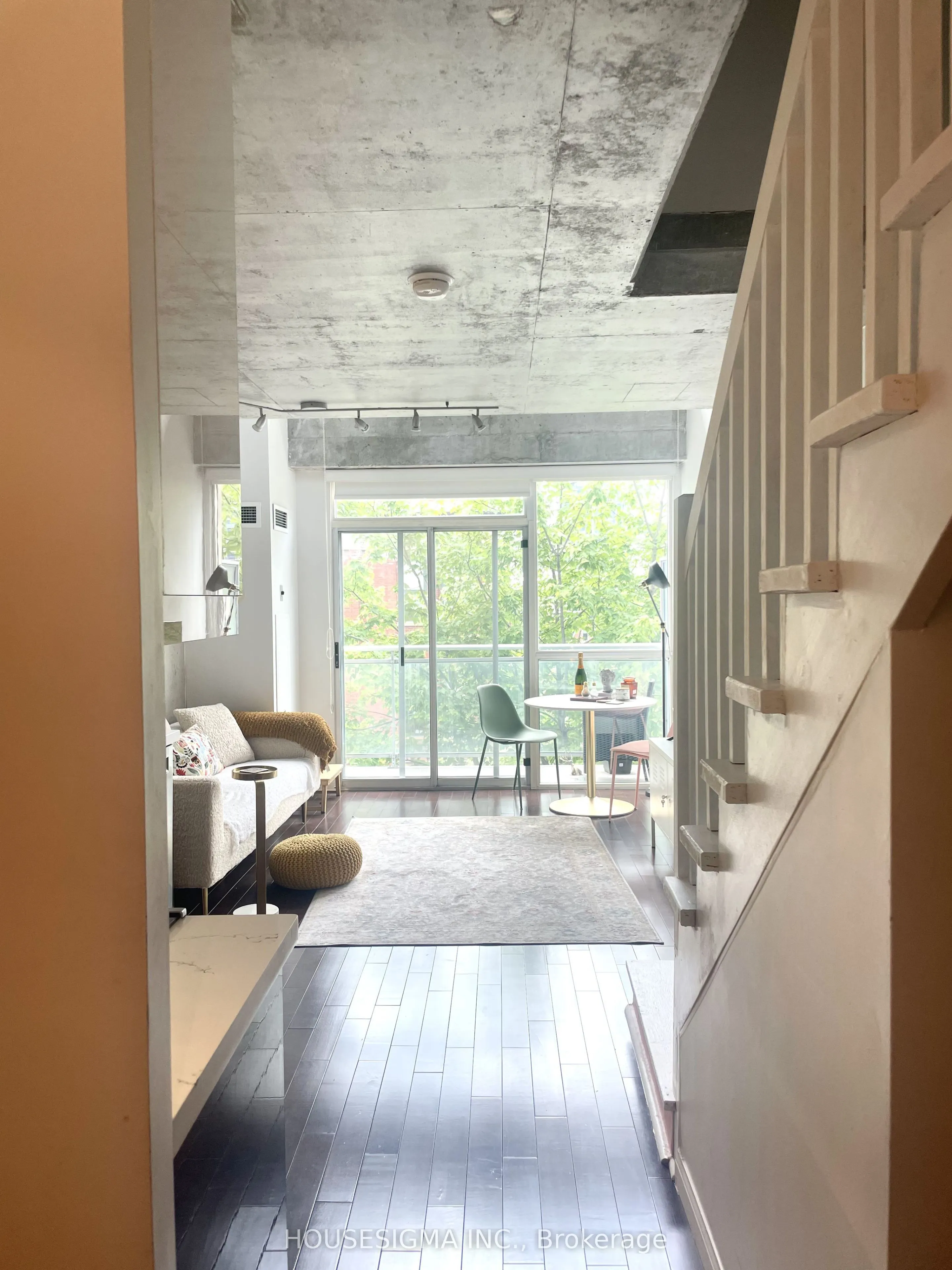 954 King Street W #513