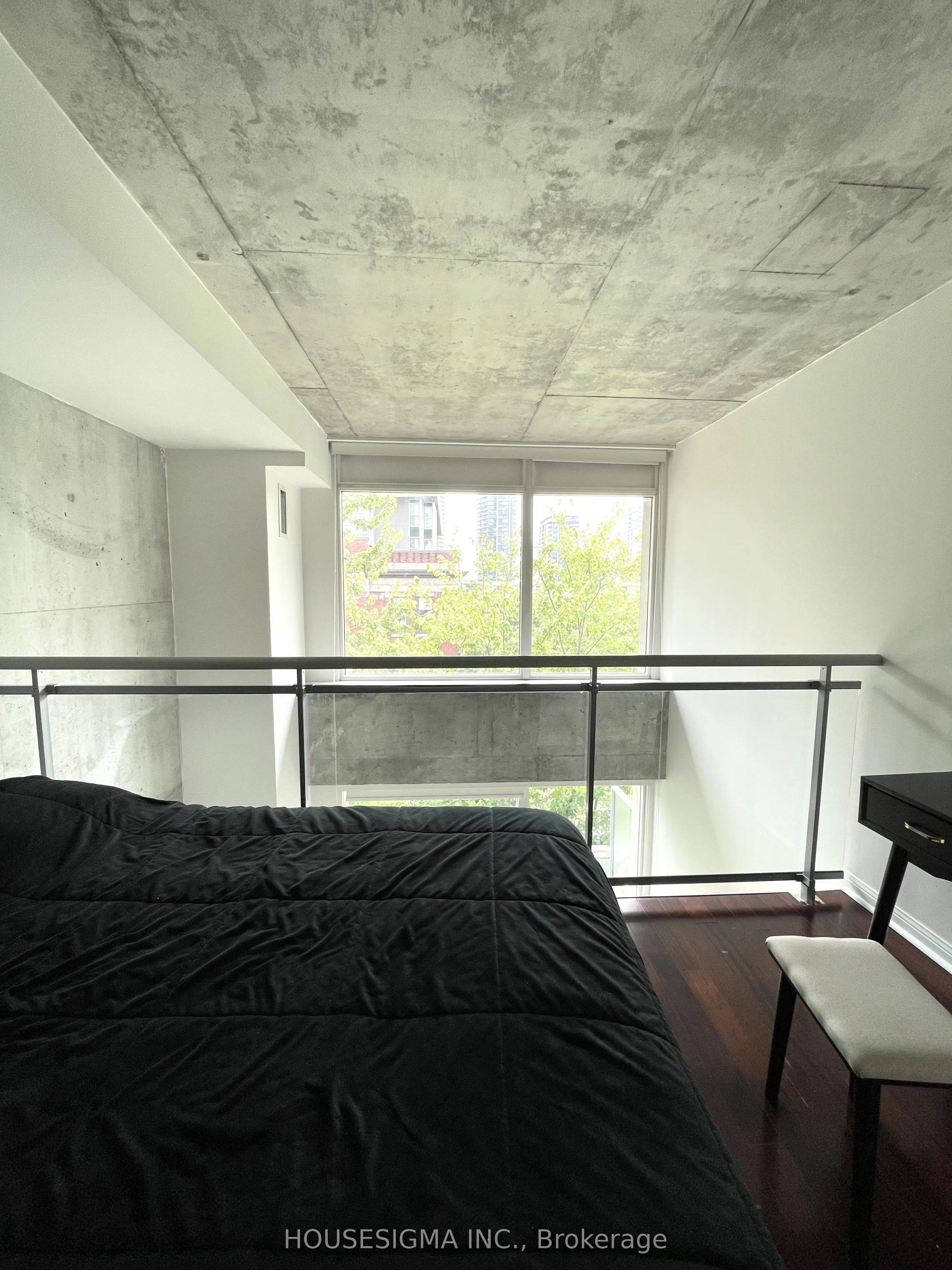 954 King Street W #513