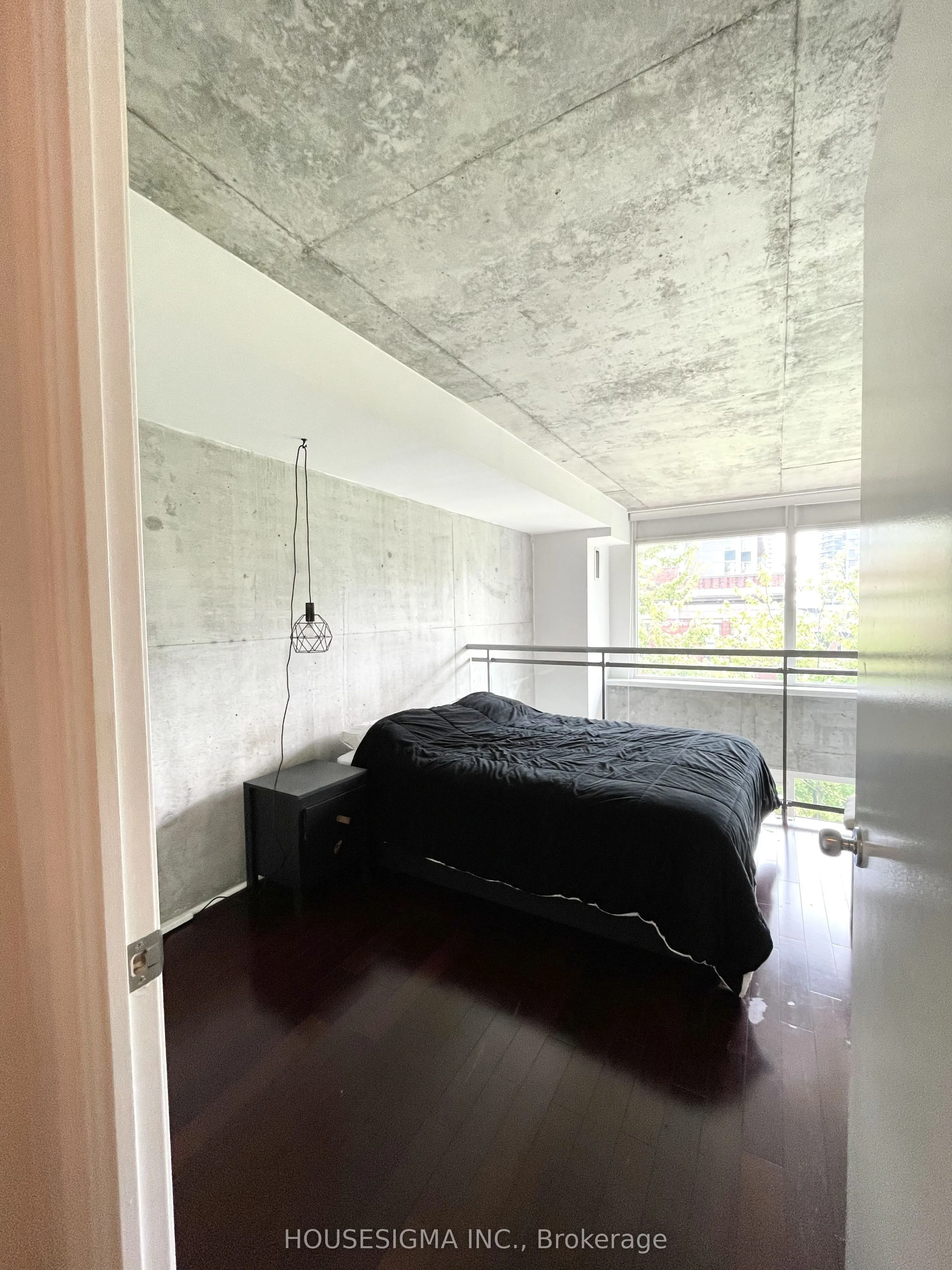954 King Street W #513