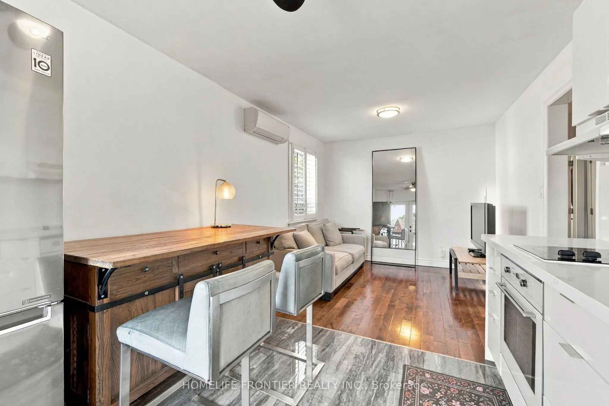 122 Manning Avenue #Upper