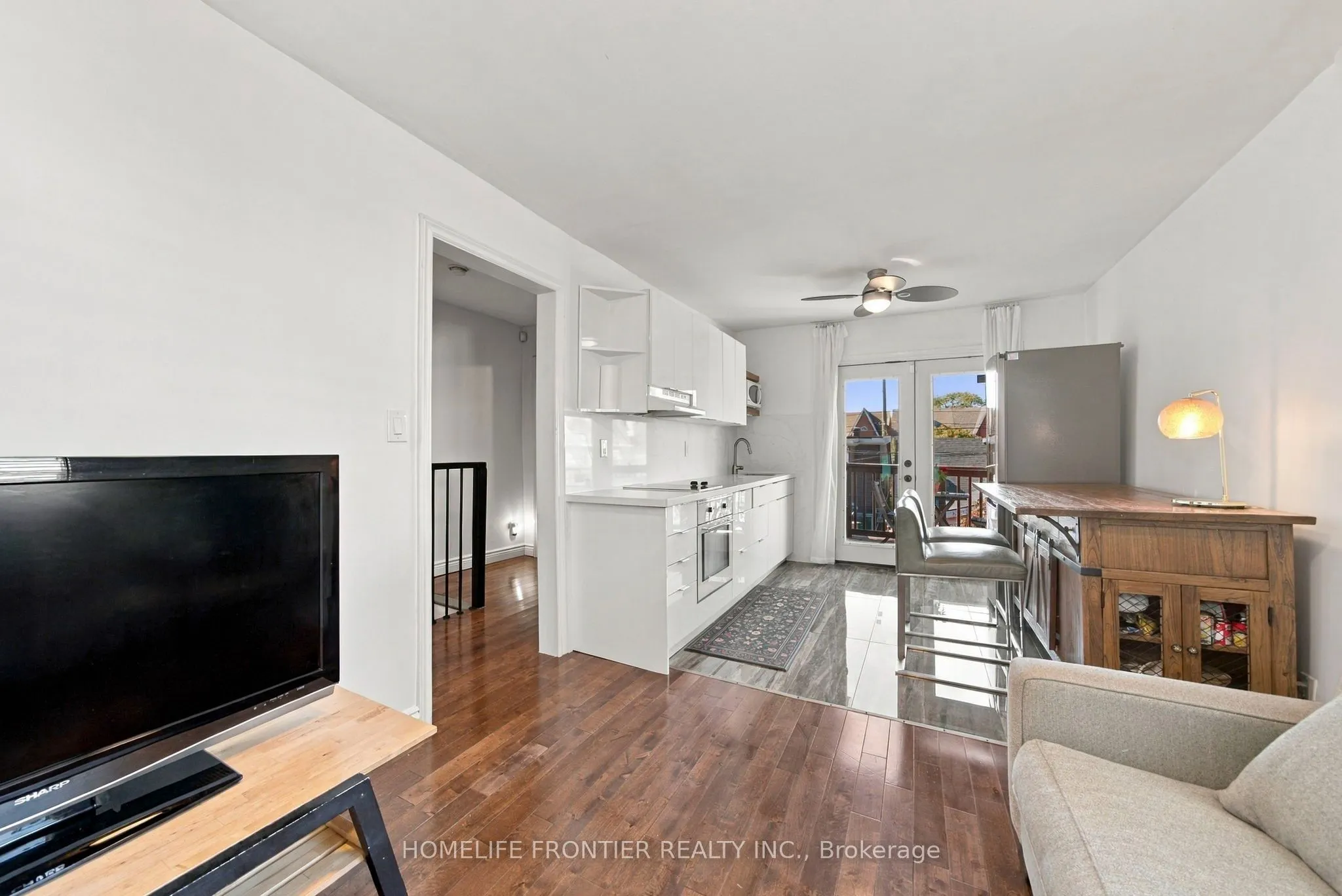 122 Manning Avenue #Upper