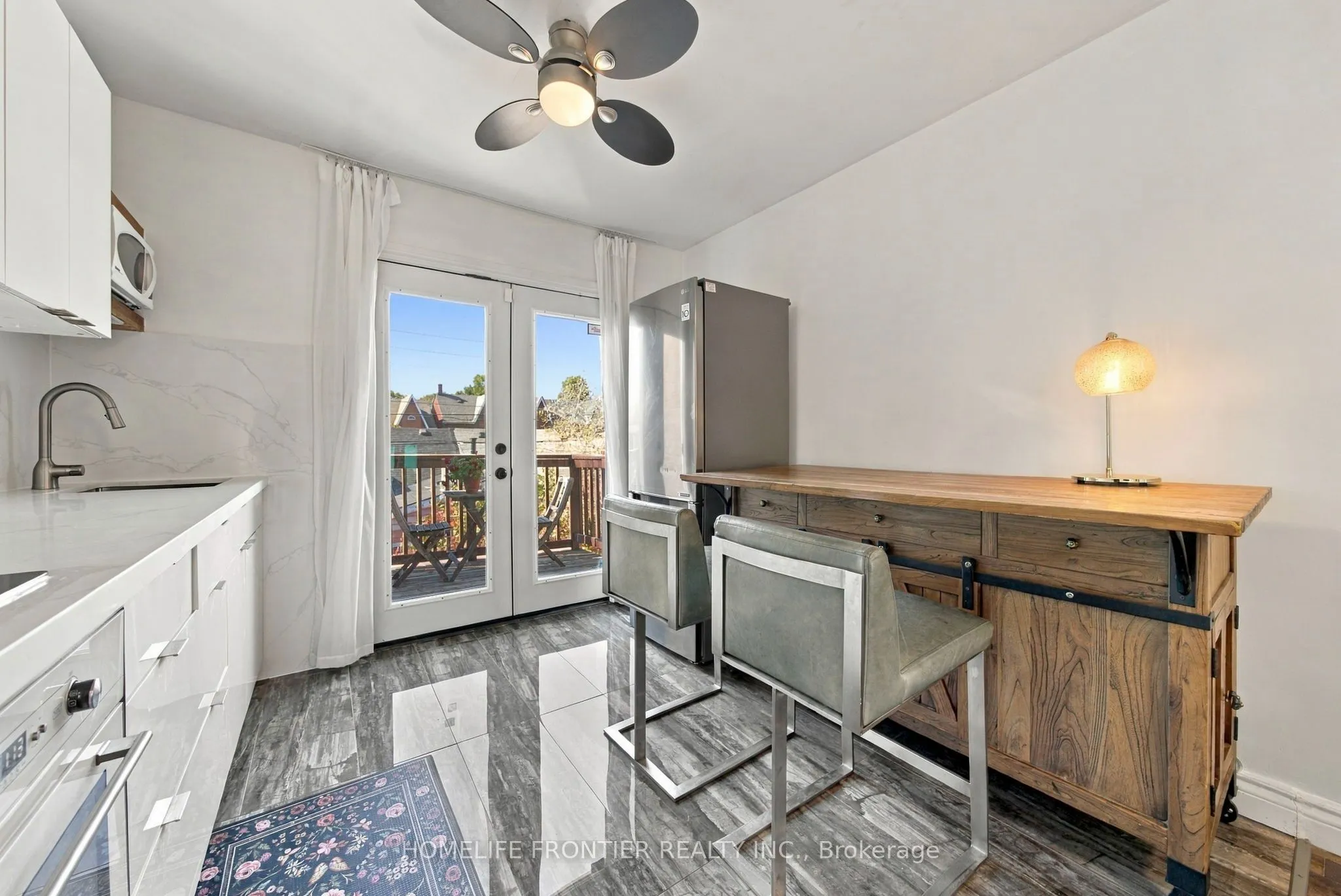 122 Manning Avenue #Upper