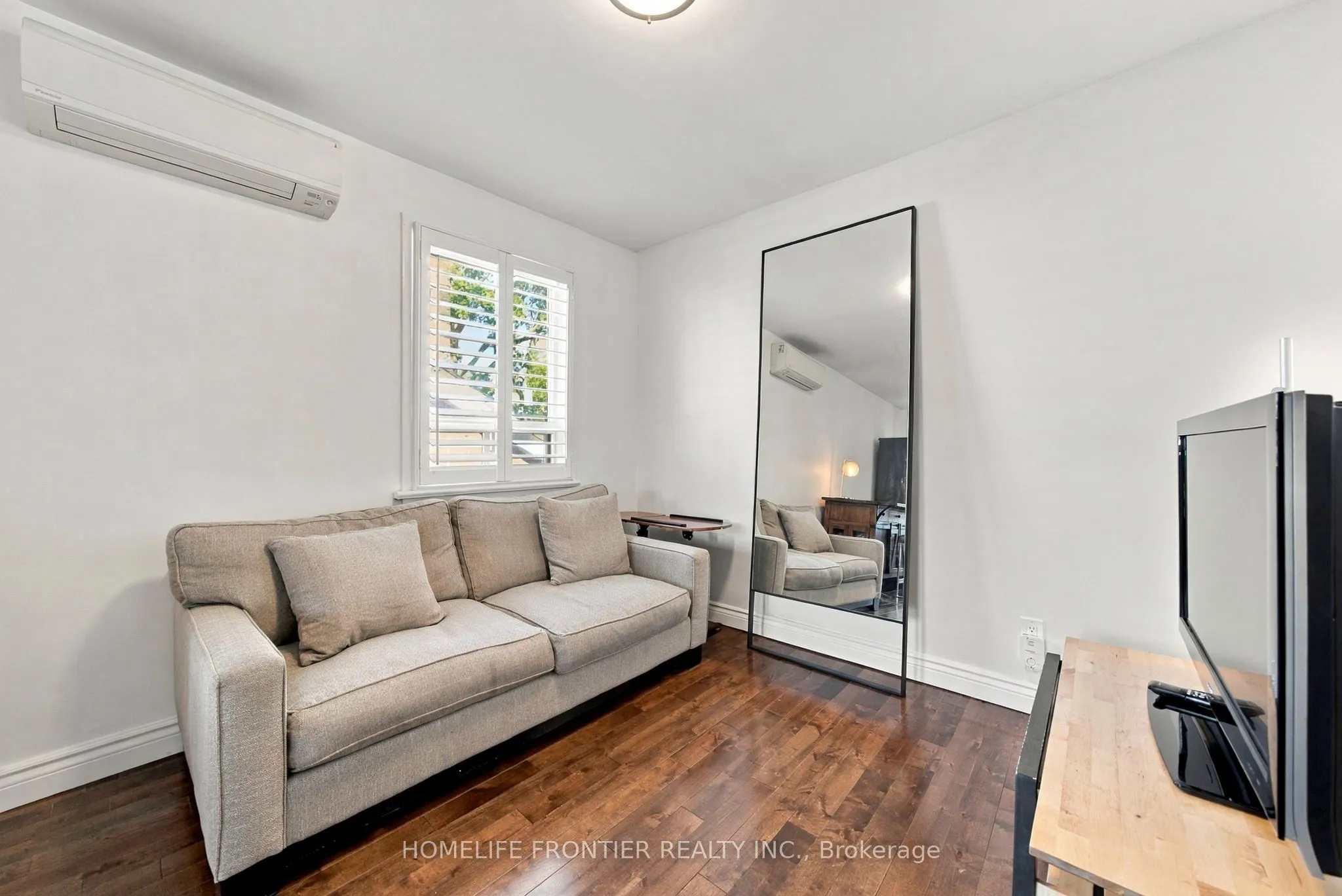 122 Manning Avenue #Upper